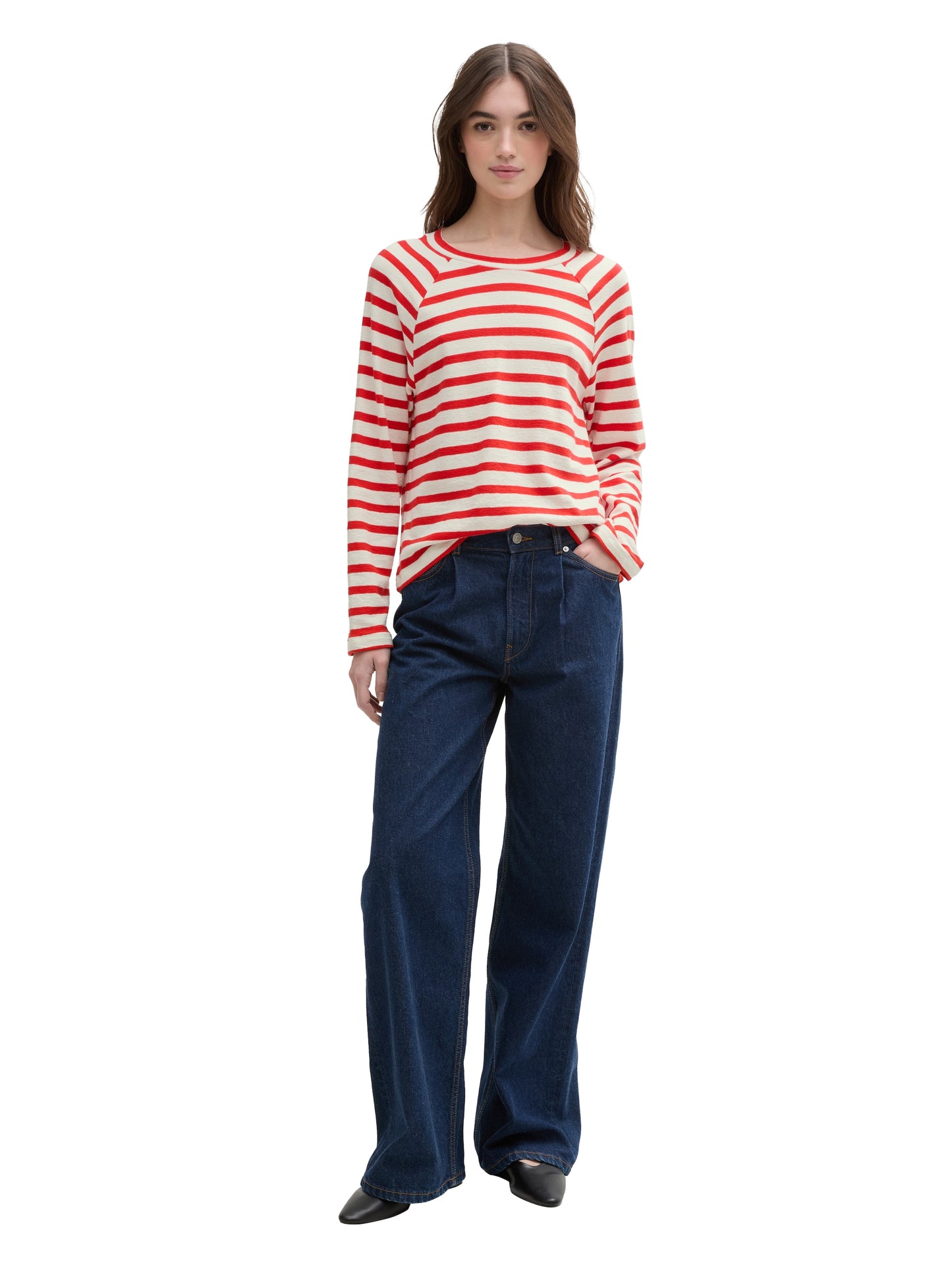 Boxy Fit Langarmshirt mit Knopf-Details