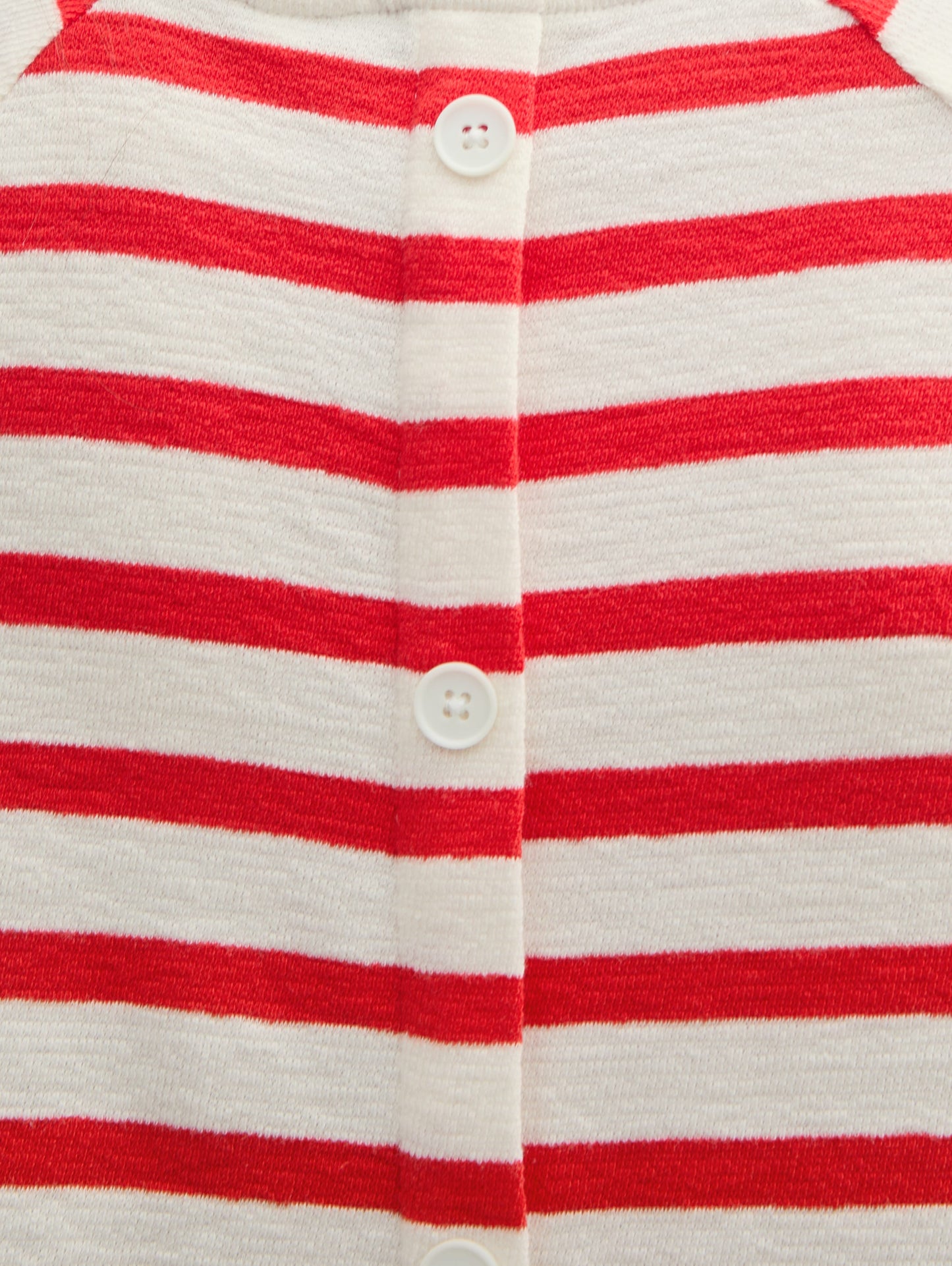 Boxy Fit Langarmshirt mit Knopf-Details