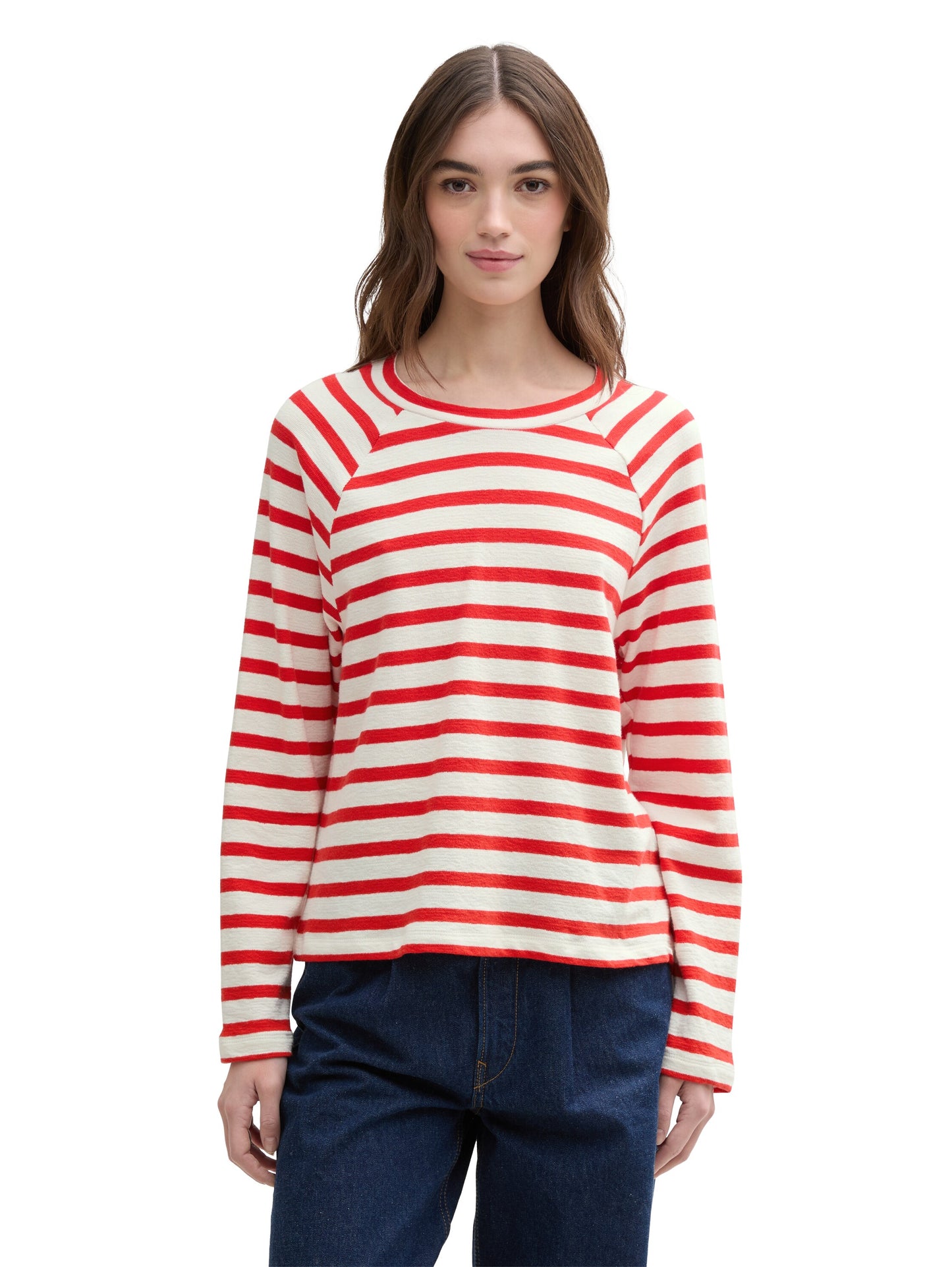 Boxy Fit Langarmshirt mit Knopf-Details