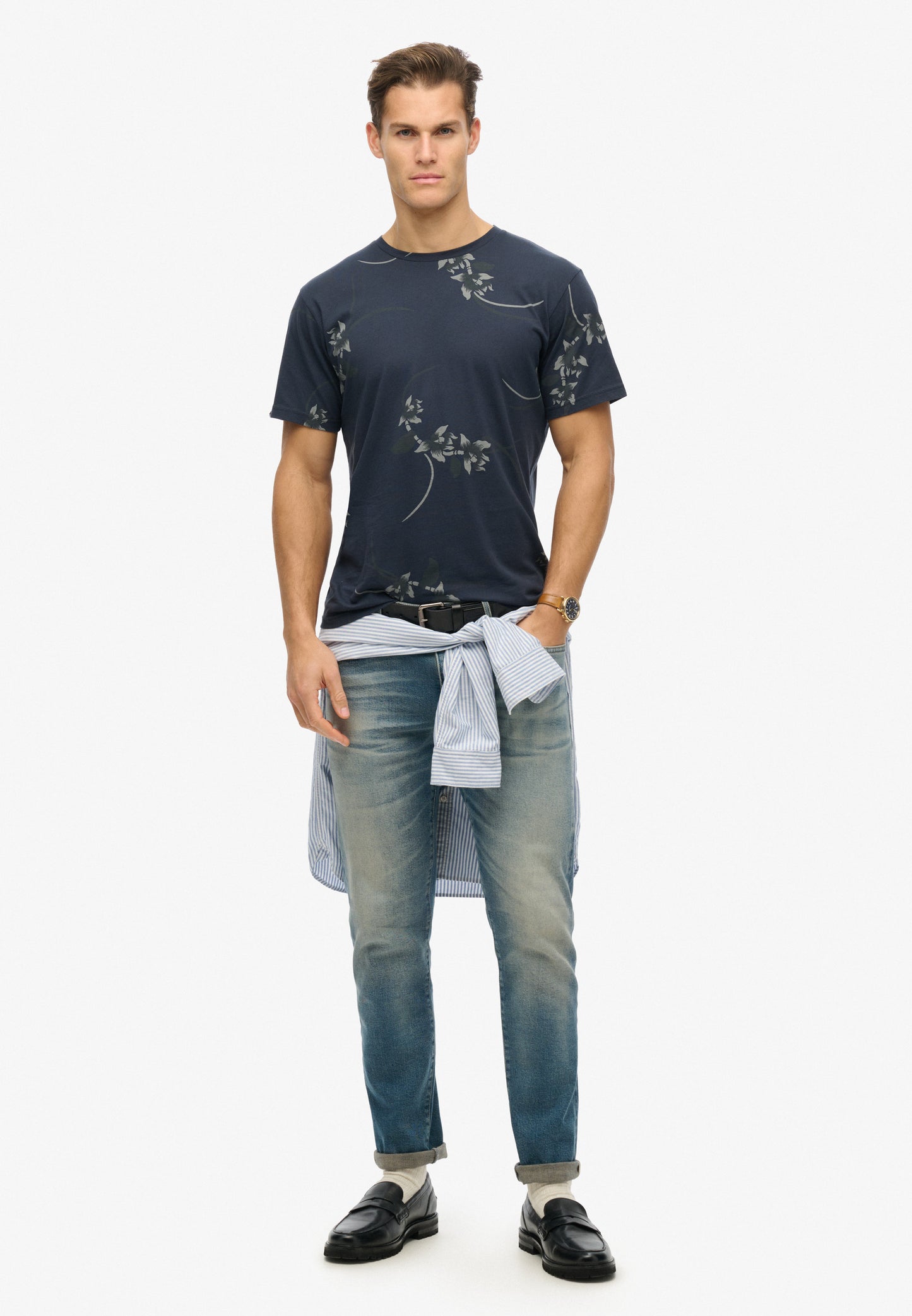 Klassisches Essential T-Shirt mit Print