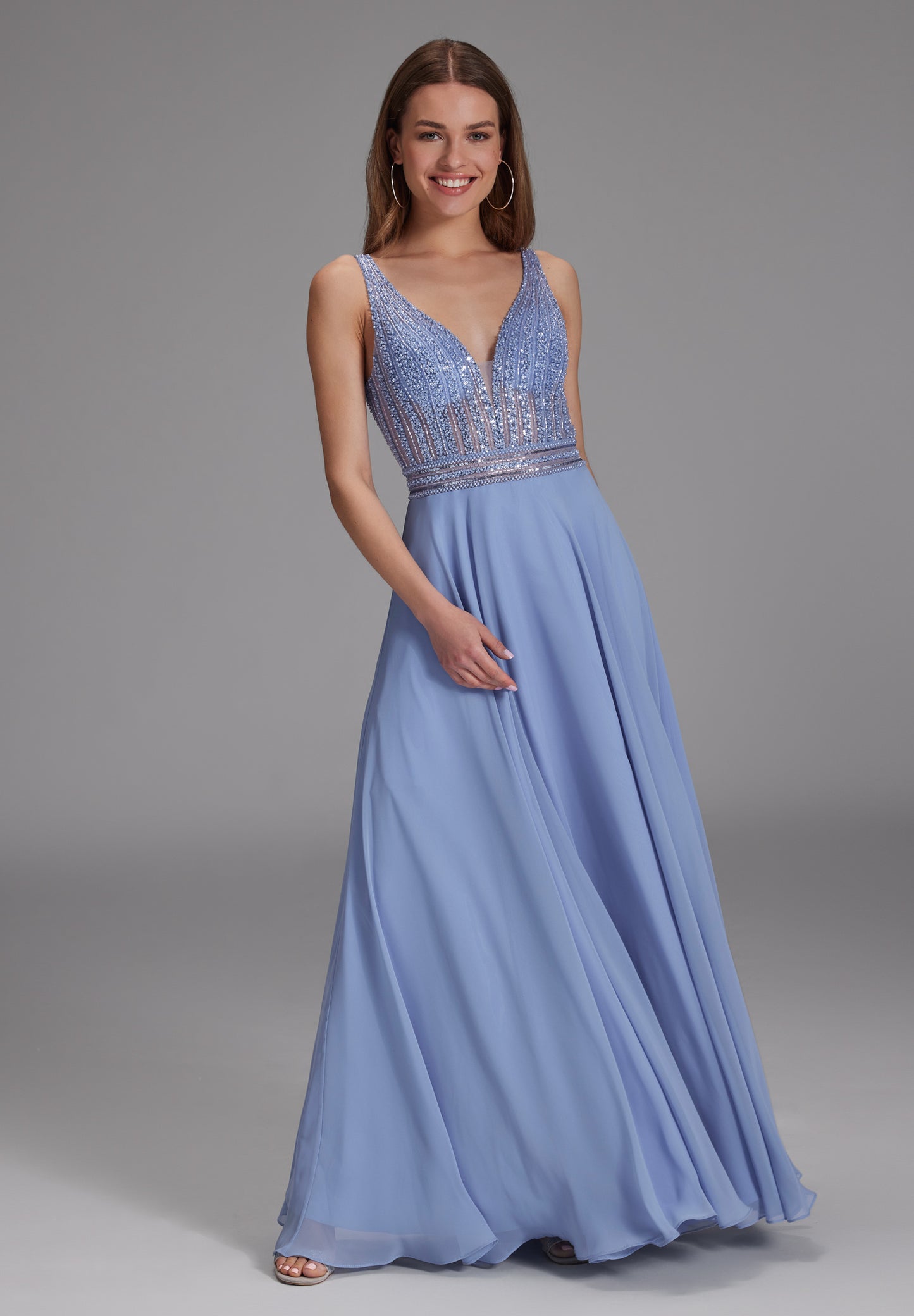 Chiffonkleid mit feiner Stickerei