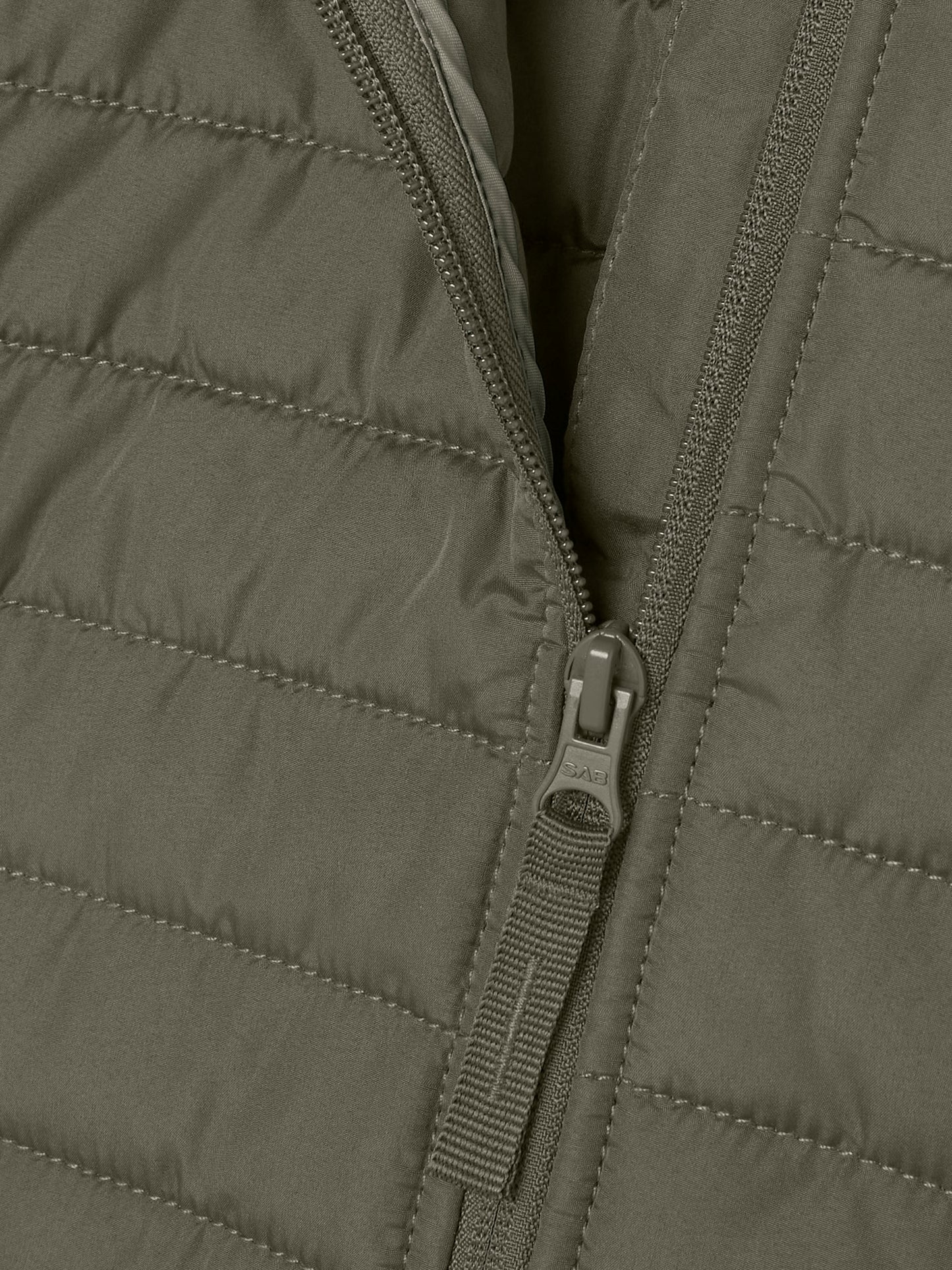 NKNMIO HYBRID JACKET FO TB