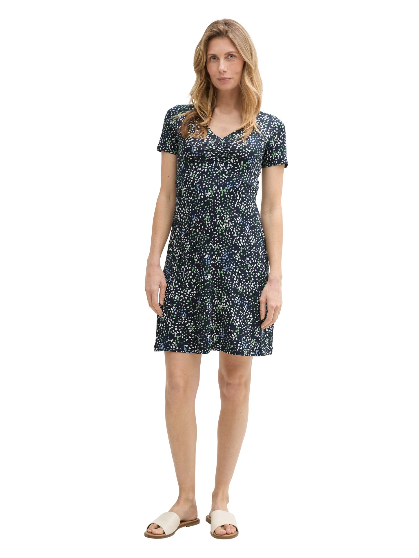 Kleid mit Raffungen