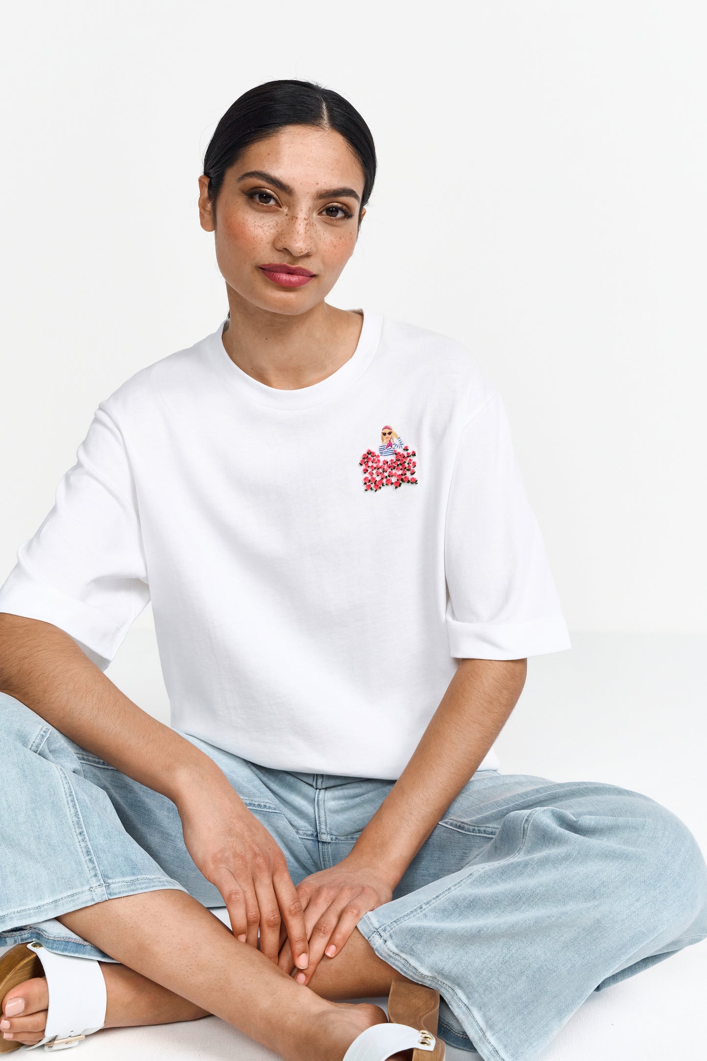 Gentle Fit T-Shirt with Flower Woman Application