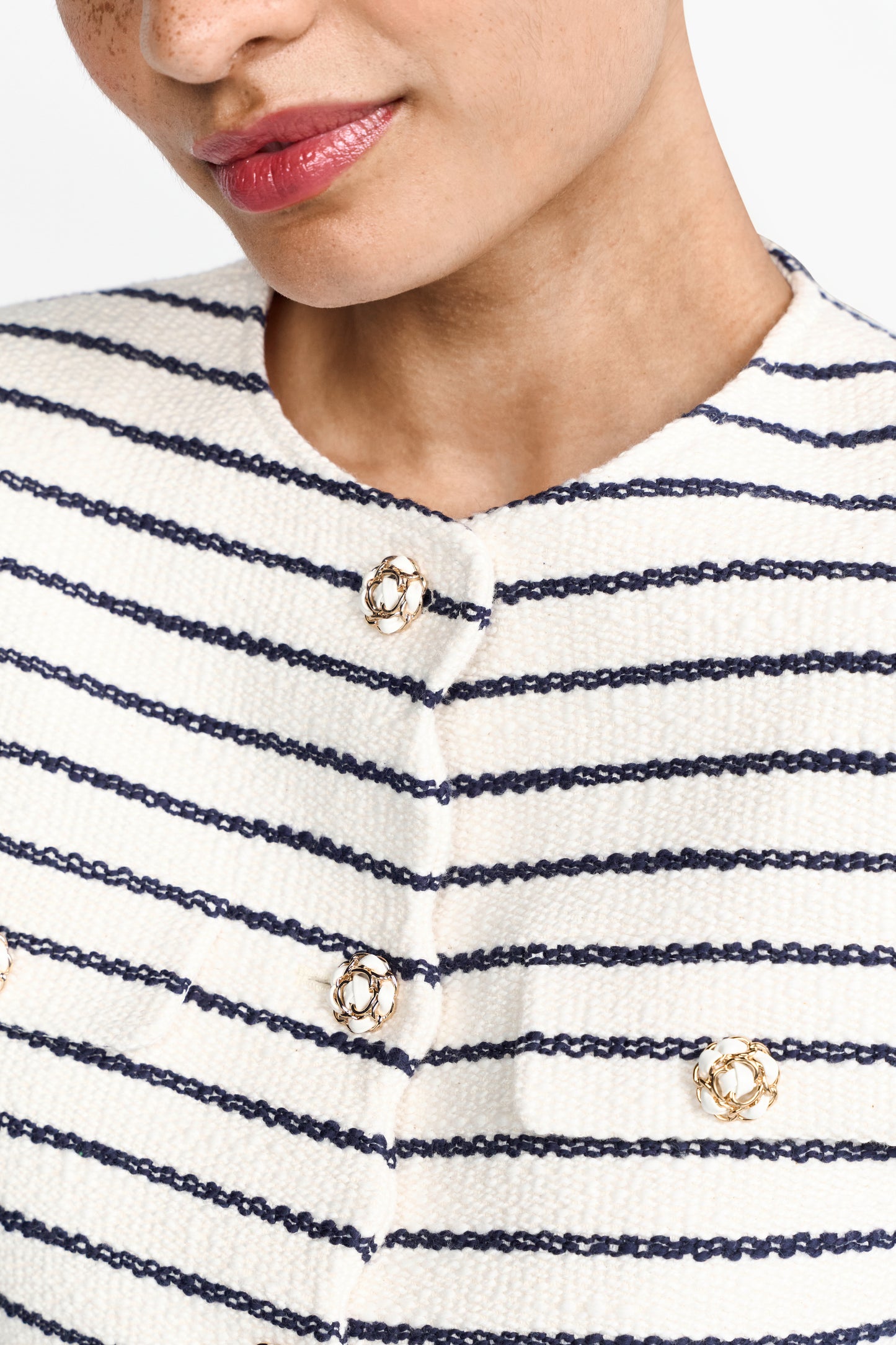 Boxy jacket with scalloped edges