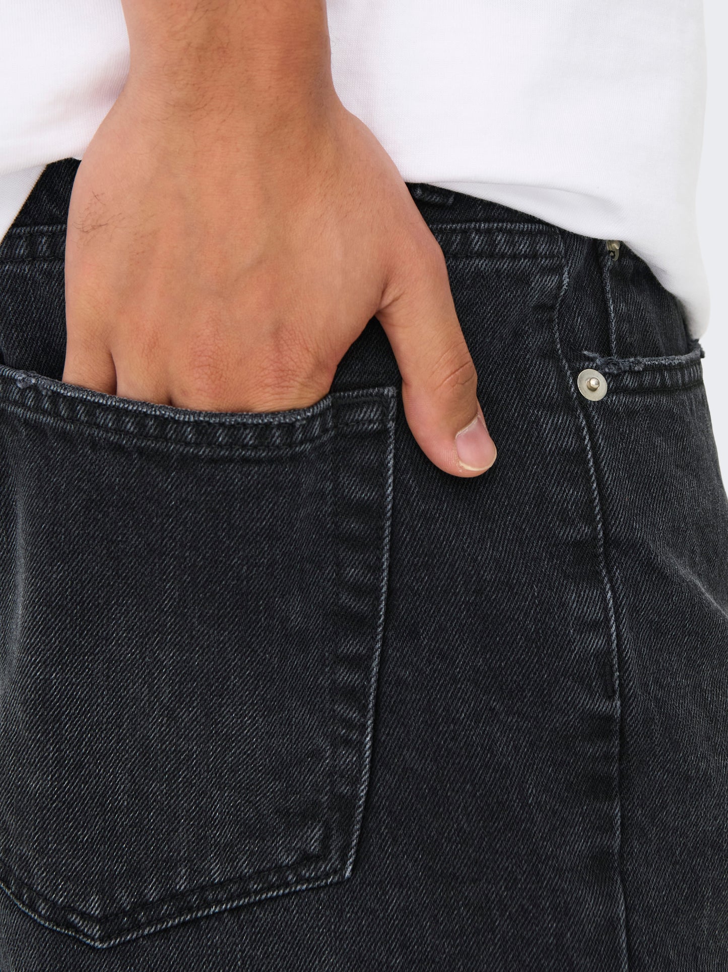 ONSEDGE BLACK 2047 TAI DNM SHORTS NOOS