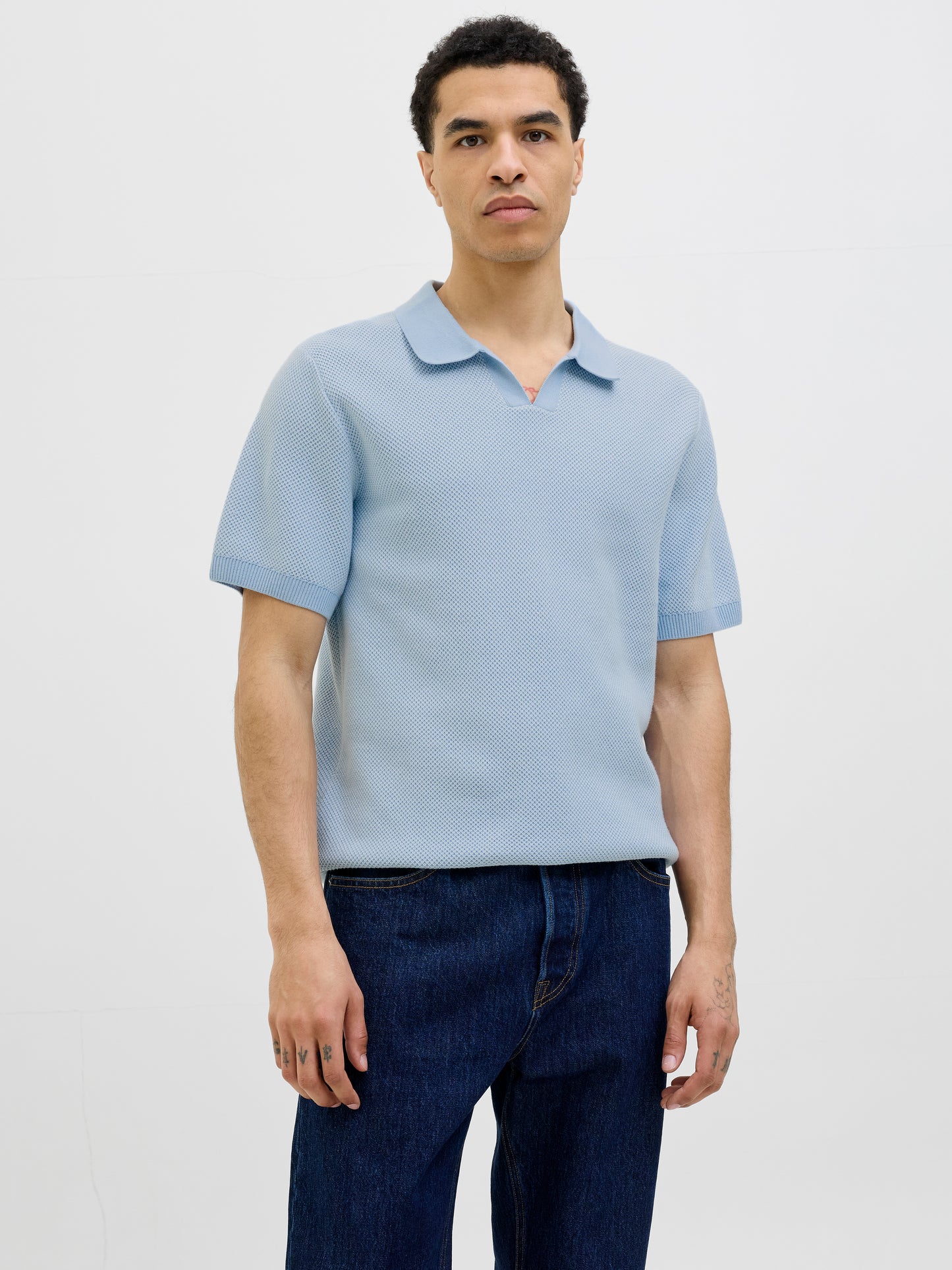 JPRCCEASTON KNIT SPLIT NECK SS SN