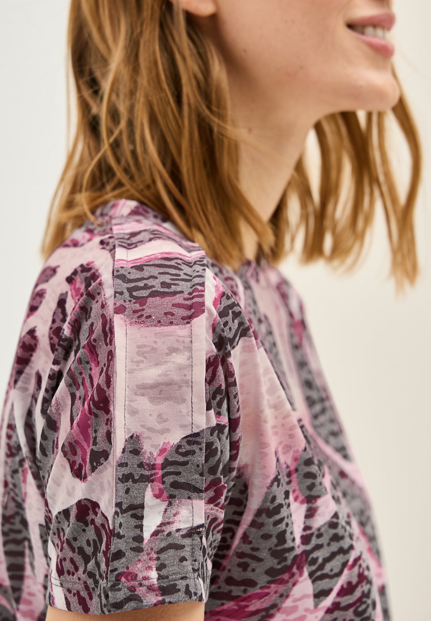Ausbrenner-Shirt mit Muster