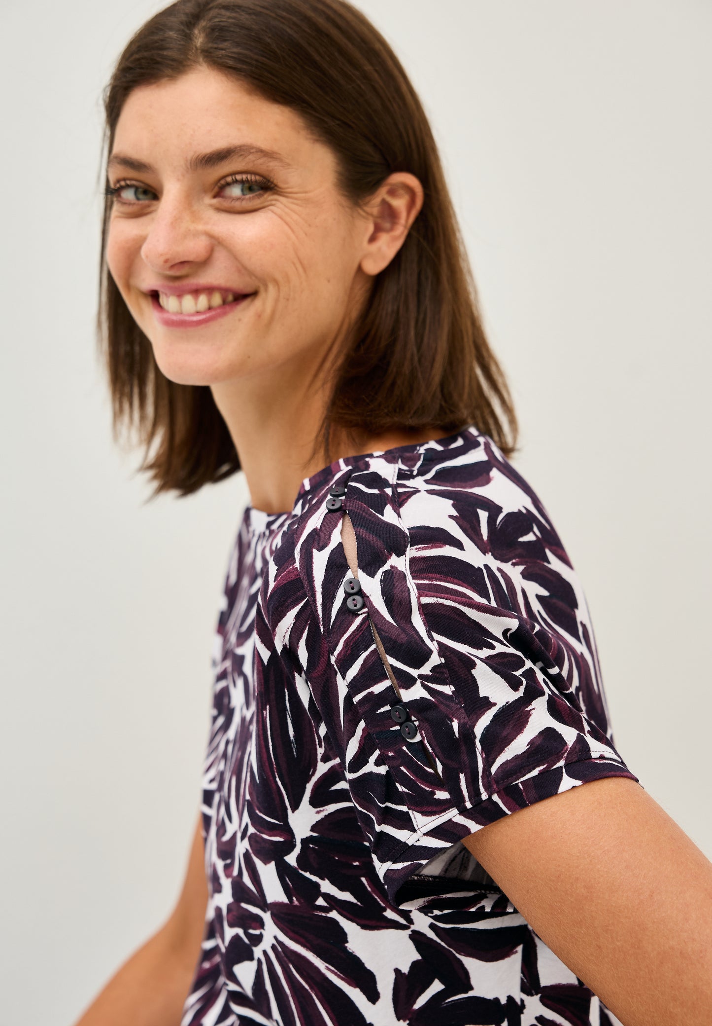 Print-Shirt mit Knopfdetail