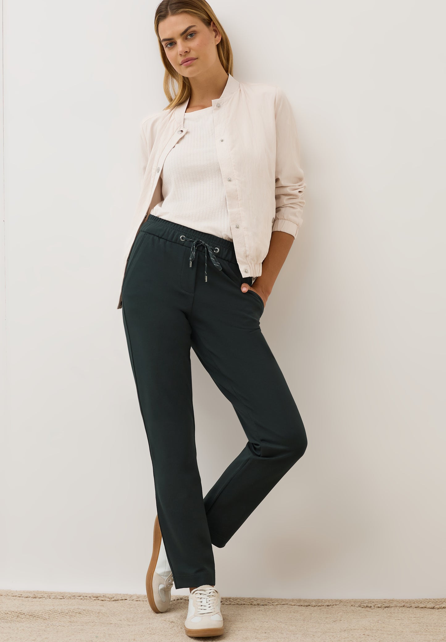 Casual Fit Hose