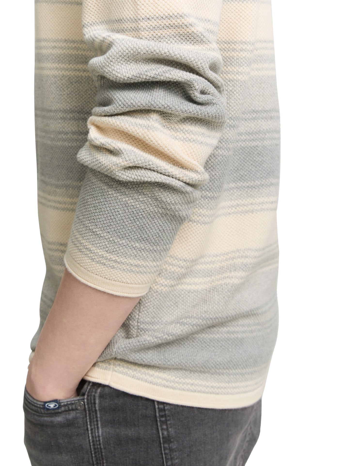 Strickpullover im Streifenmuster