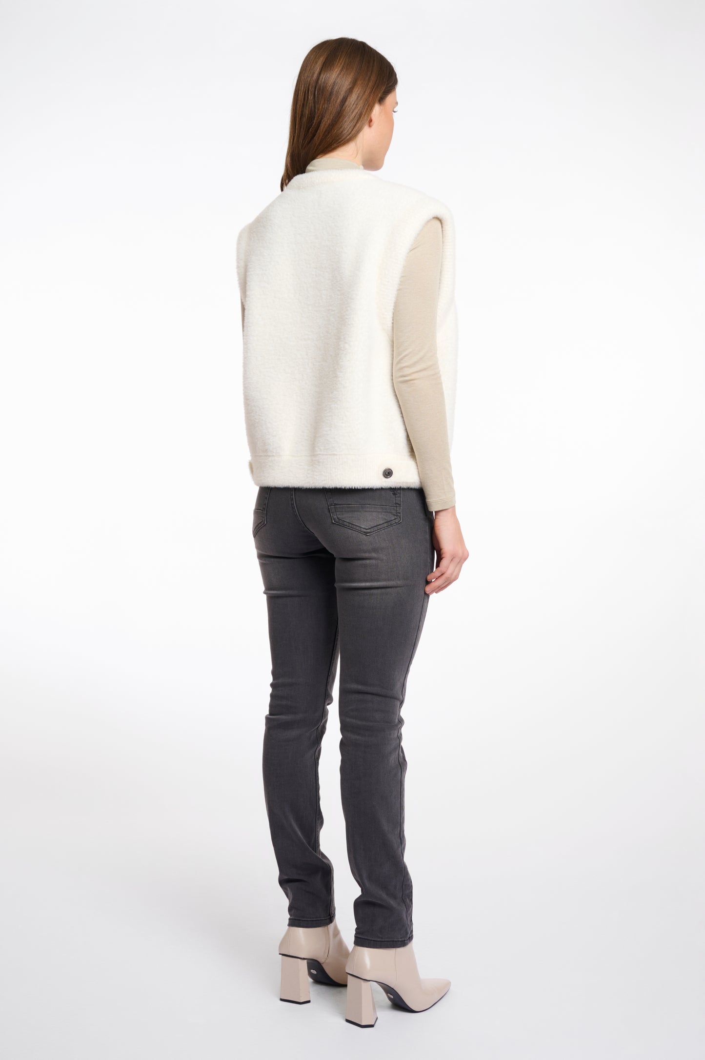 Elona.5002511