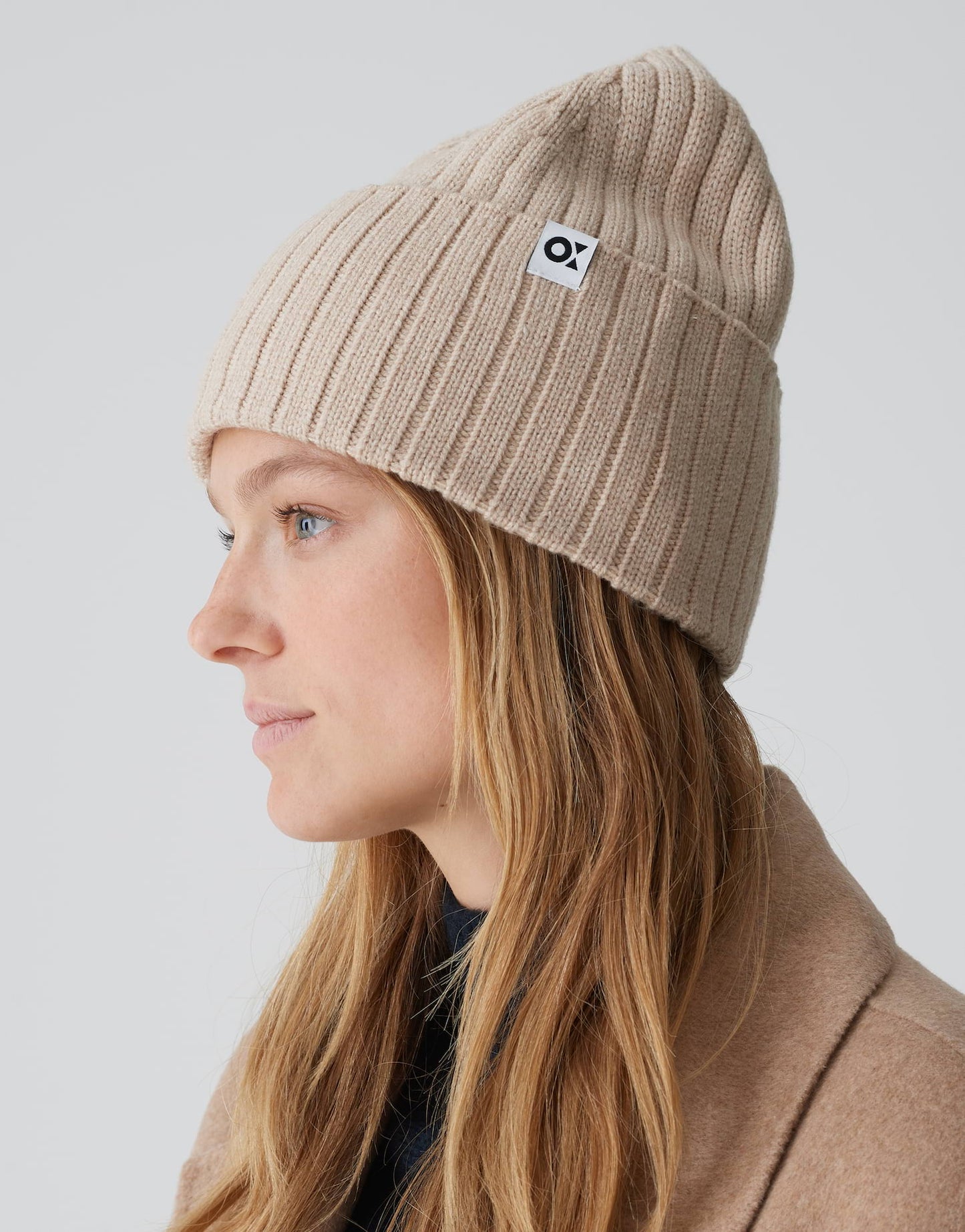 Adela cap