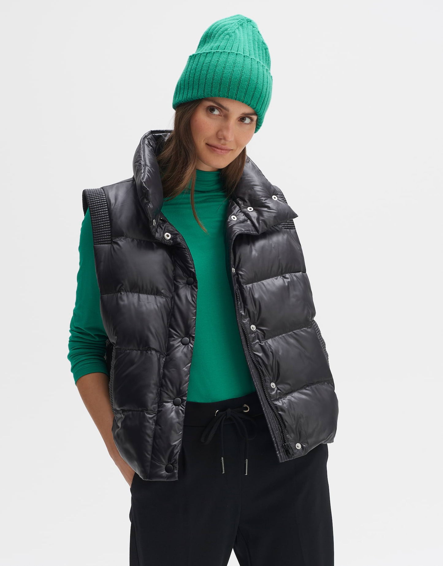 Adela cap
