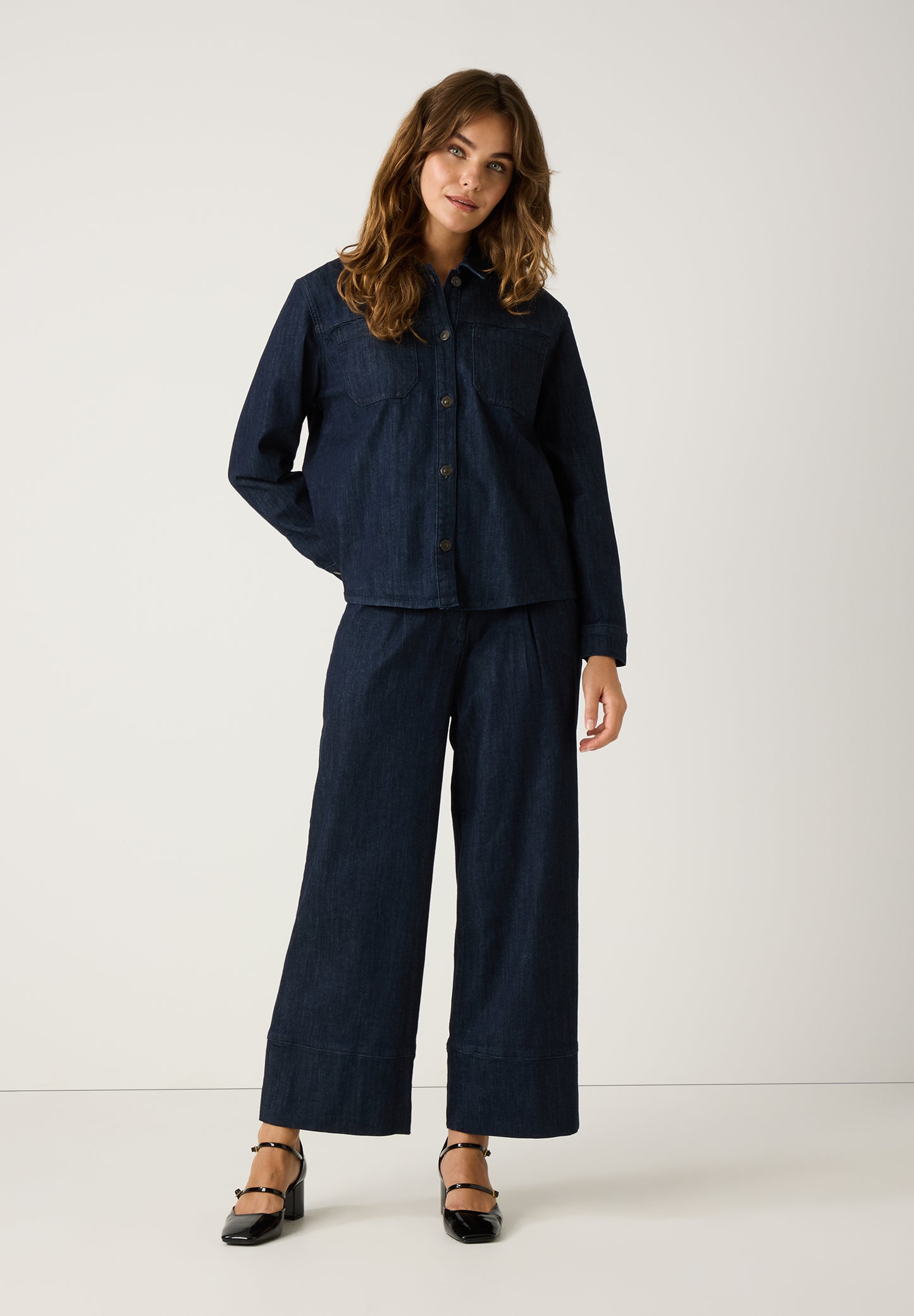 Jeans mit Gürtel