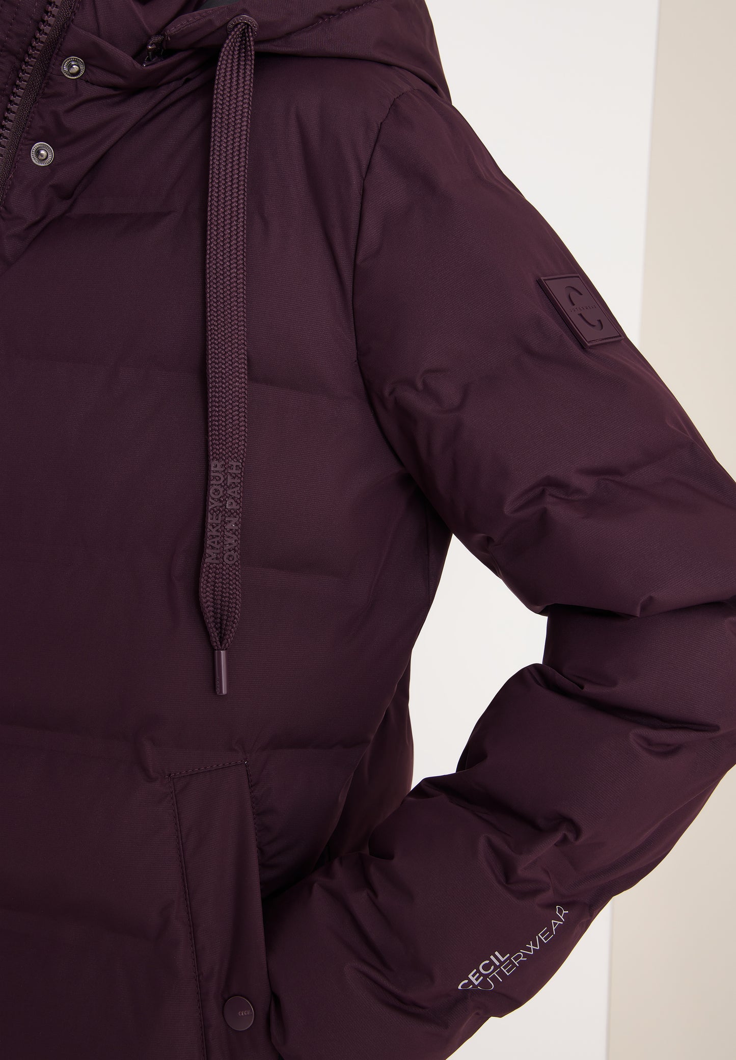 Mantel mit verklebten Nähten