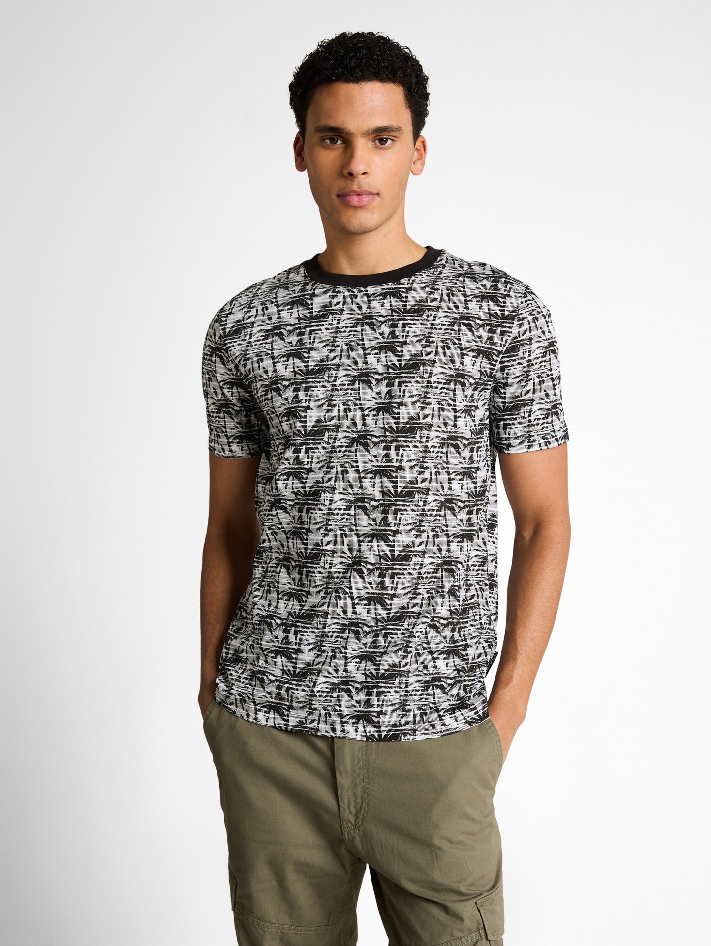 T-Shirt mit Palmenprint