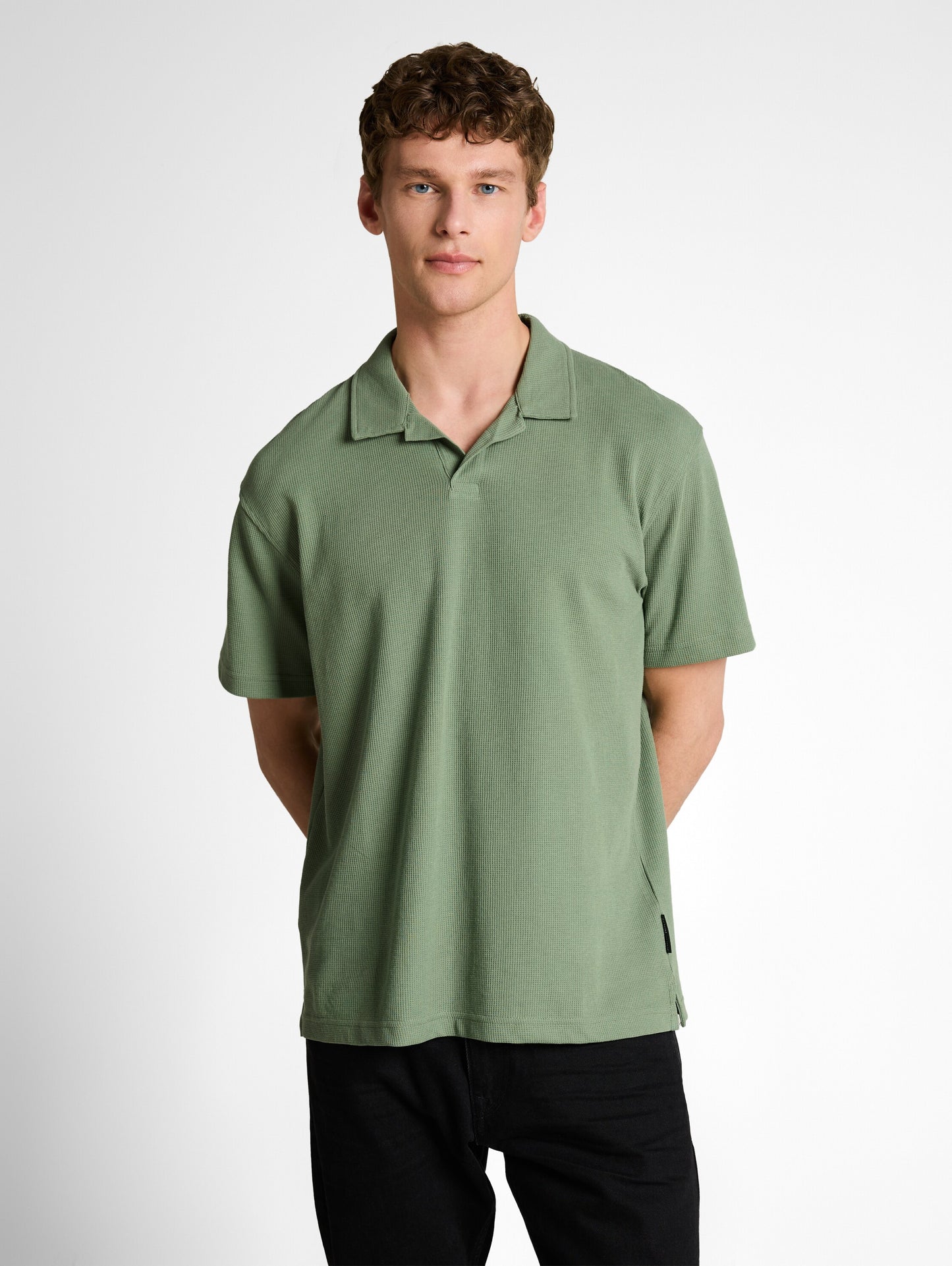 Relaxed Fit Resort Poloshirt mit Waffelstruktur