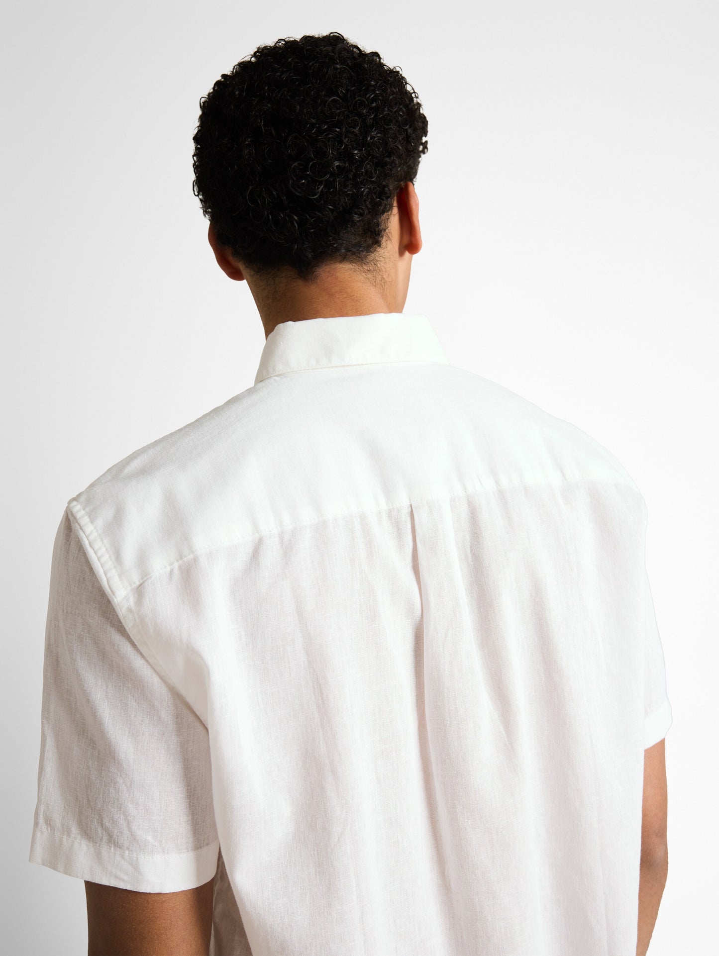 Relaxed Fit Kurzarmhemd mit Leinenanteil