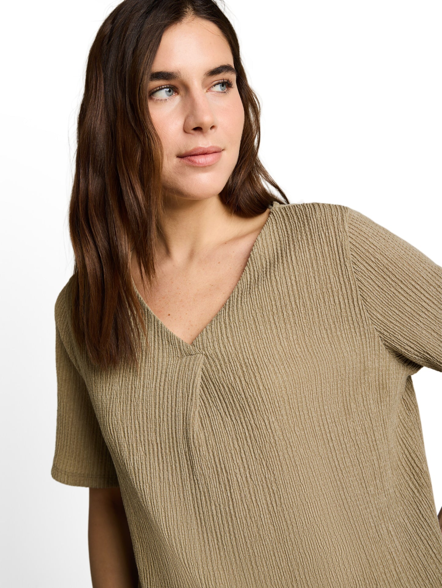 Crinkle T-Shirt mit V-Ausschnitt