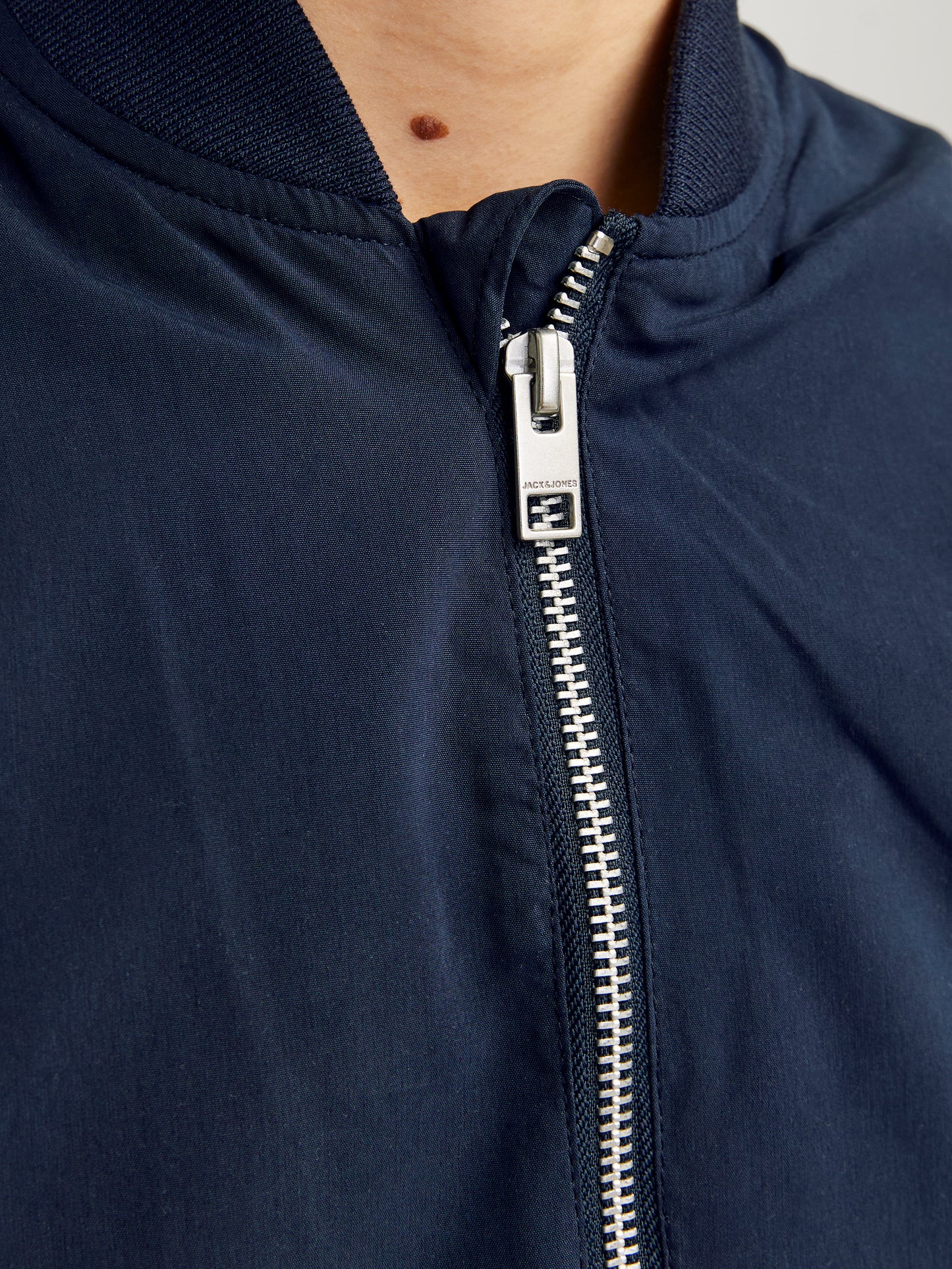 JJERUSH BOMBER NOOS JNR