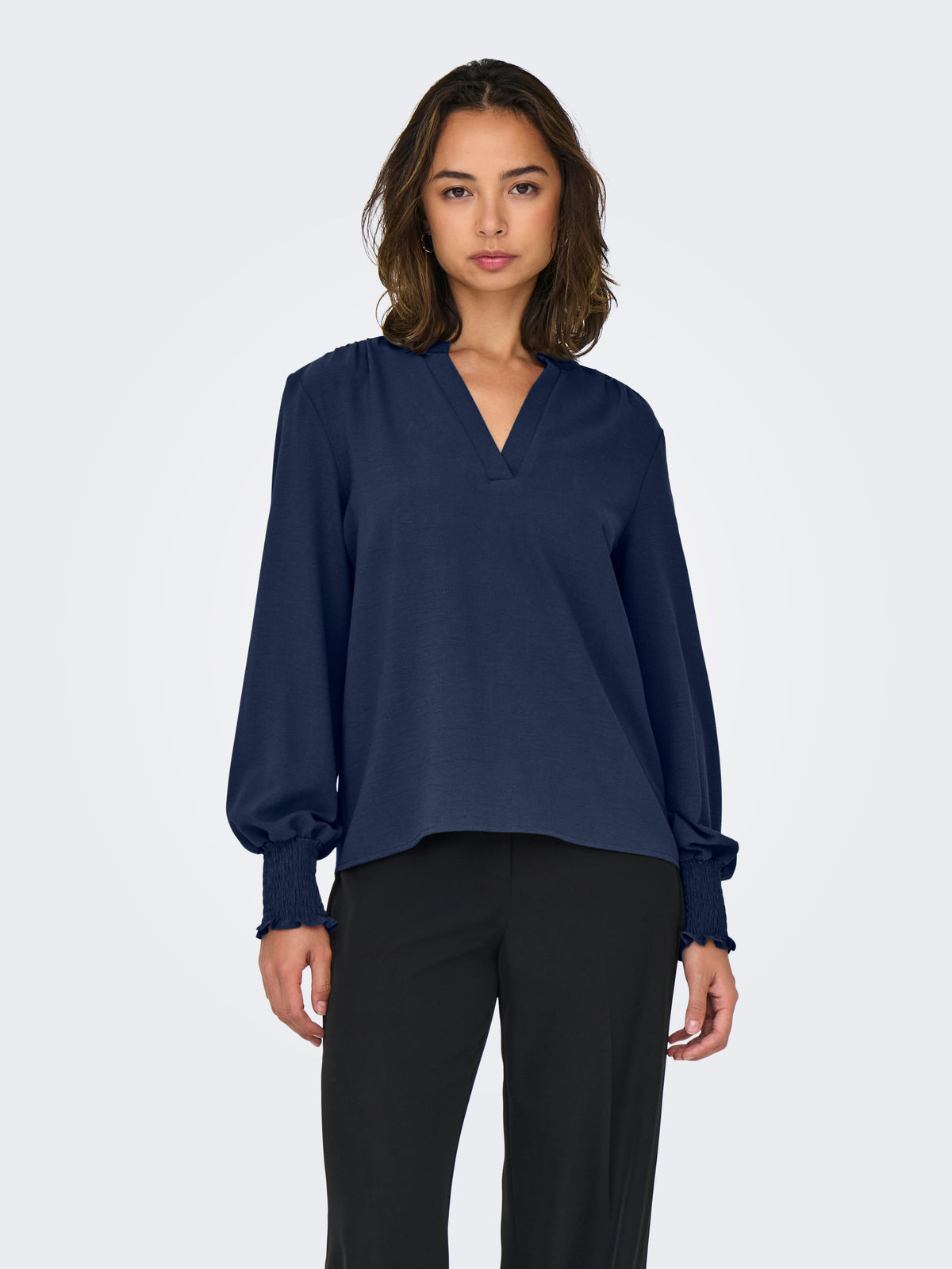 ONLMETTE V-NECK LS SMOCK TOP NOOS WVN