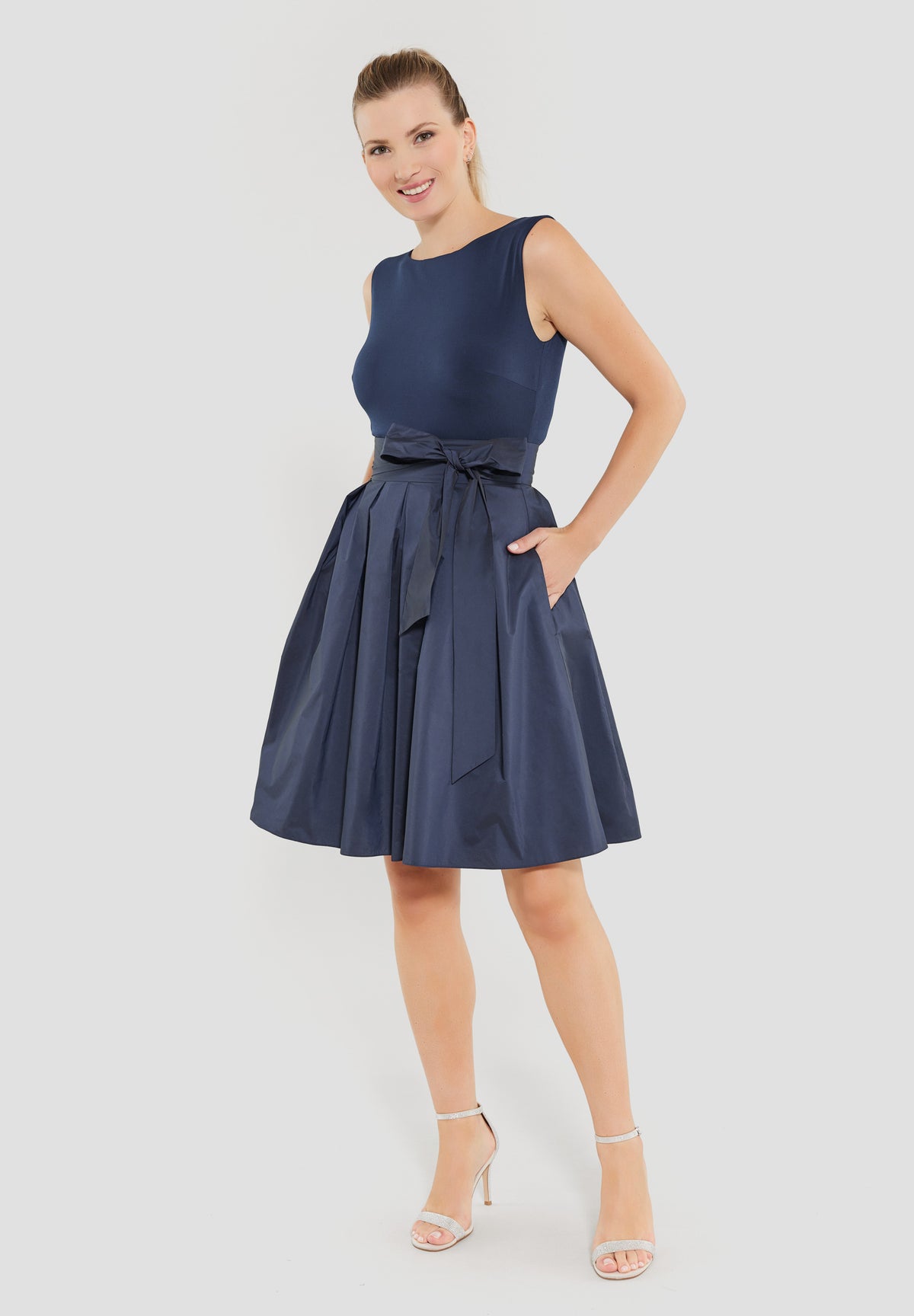 Cocktailkleid aus Microtaft