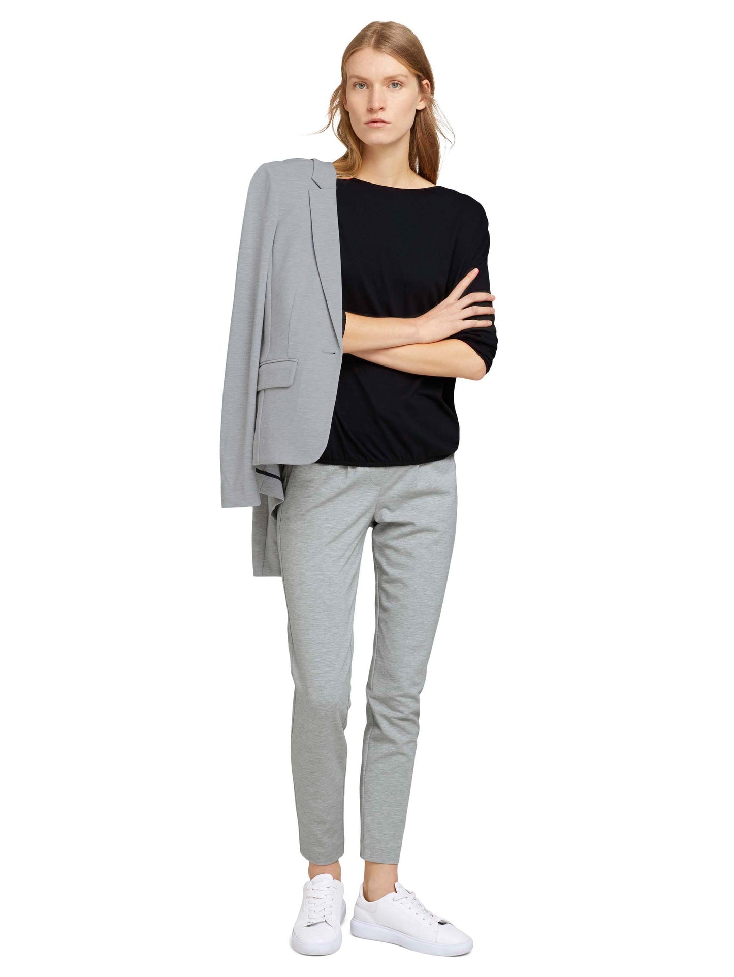 Elastisches Langarmshirt mit Schulterpolstern