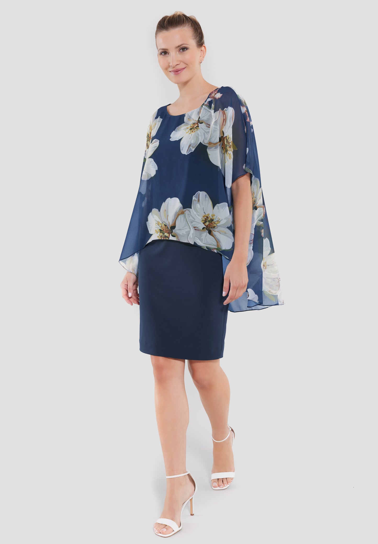 Cocktailkleid aus Material-Mix