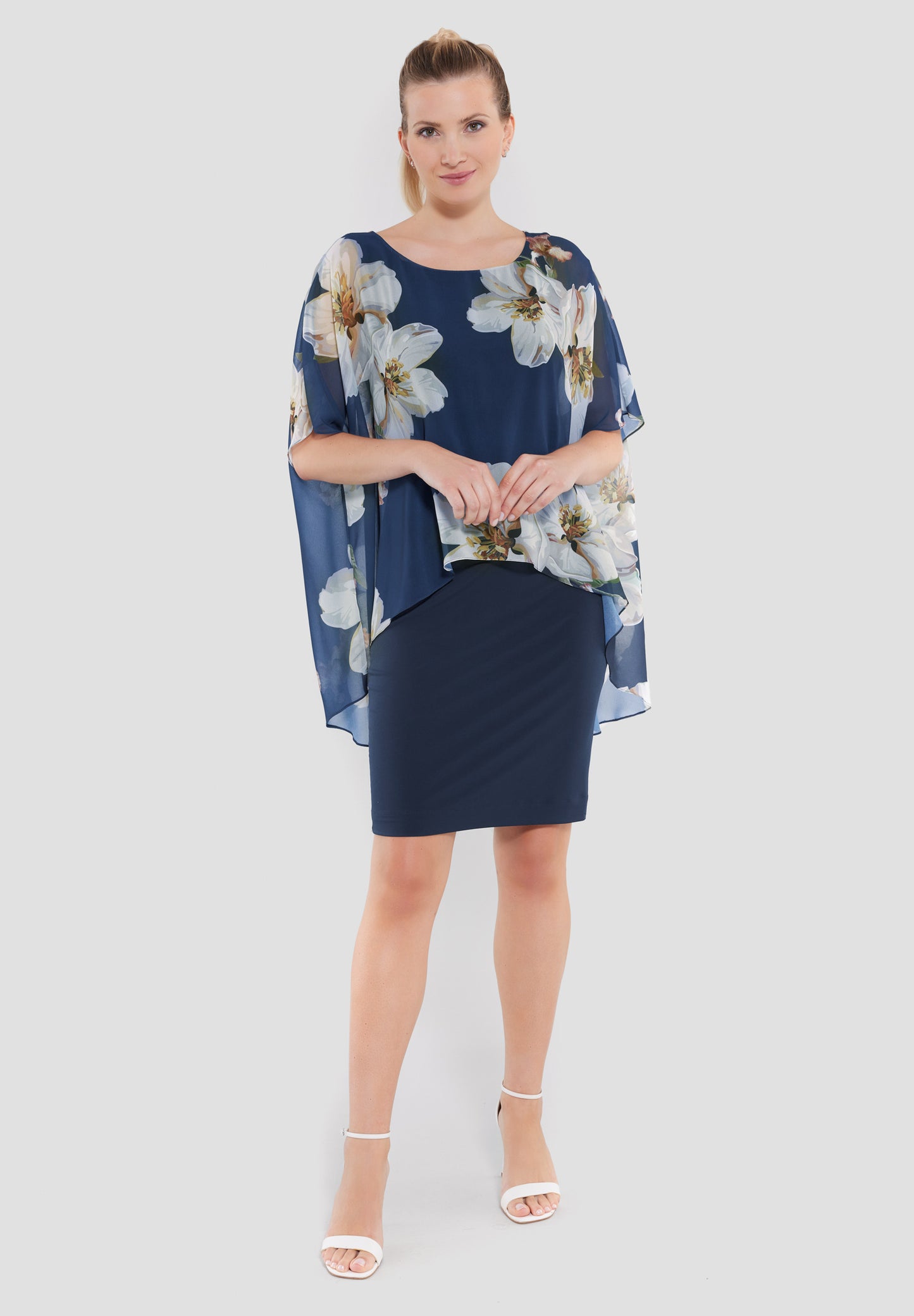 Cocktailkleid aus Material-Mix