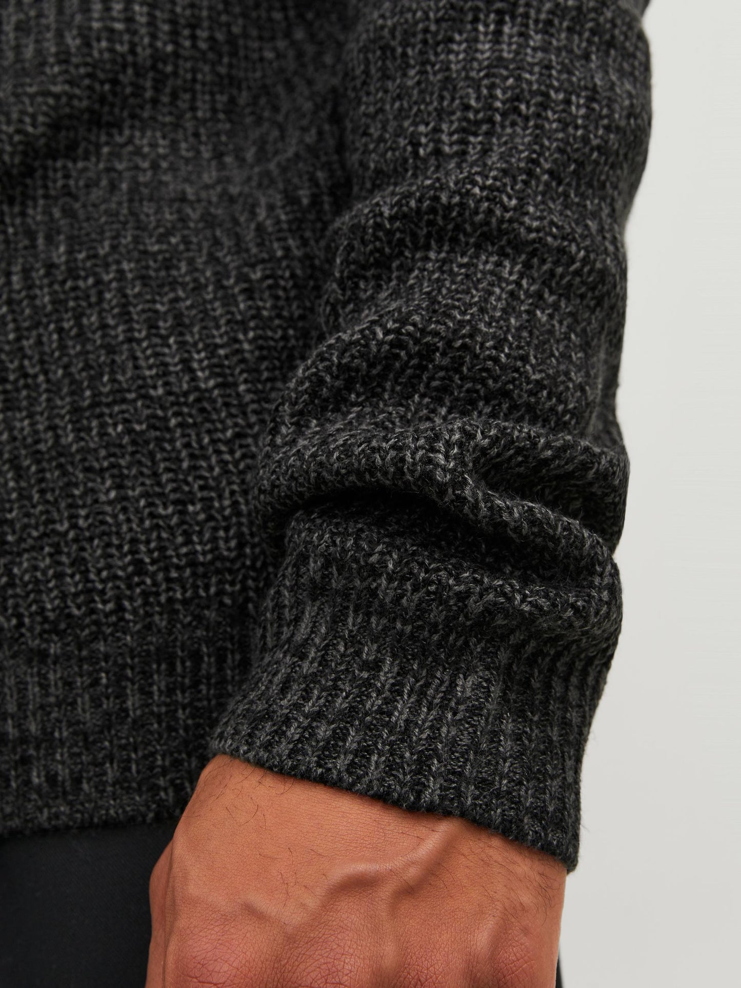 JCOTWIST STRIPED KNIT CREW NECK