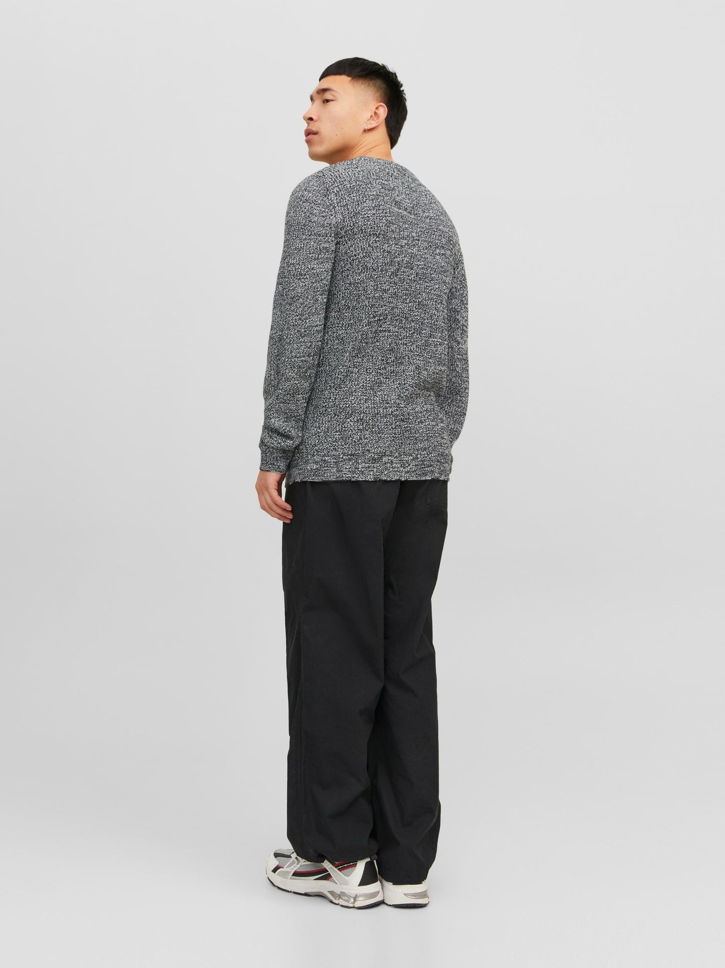 JCOTWIST STRIPED KNIT CREW NECK