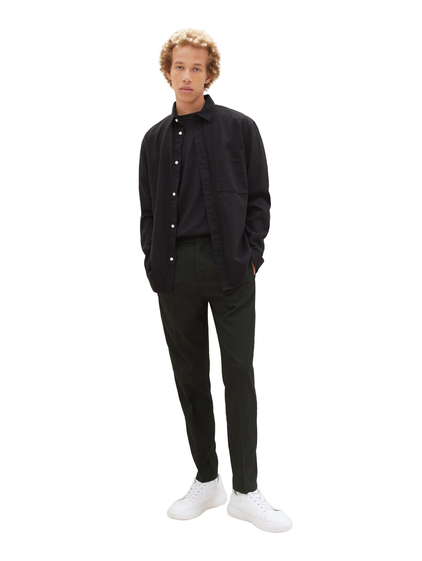 Relaxed Tapered Chino