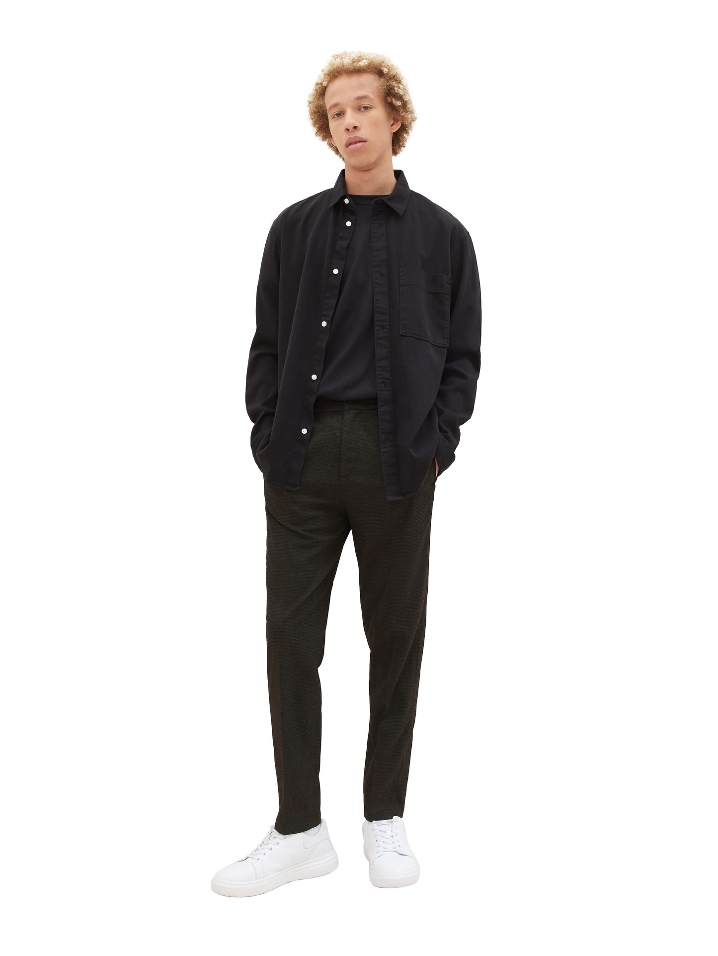 Relaxed Tapered Chino