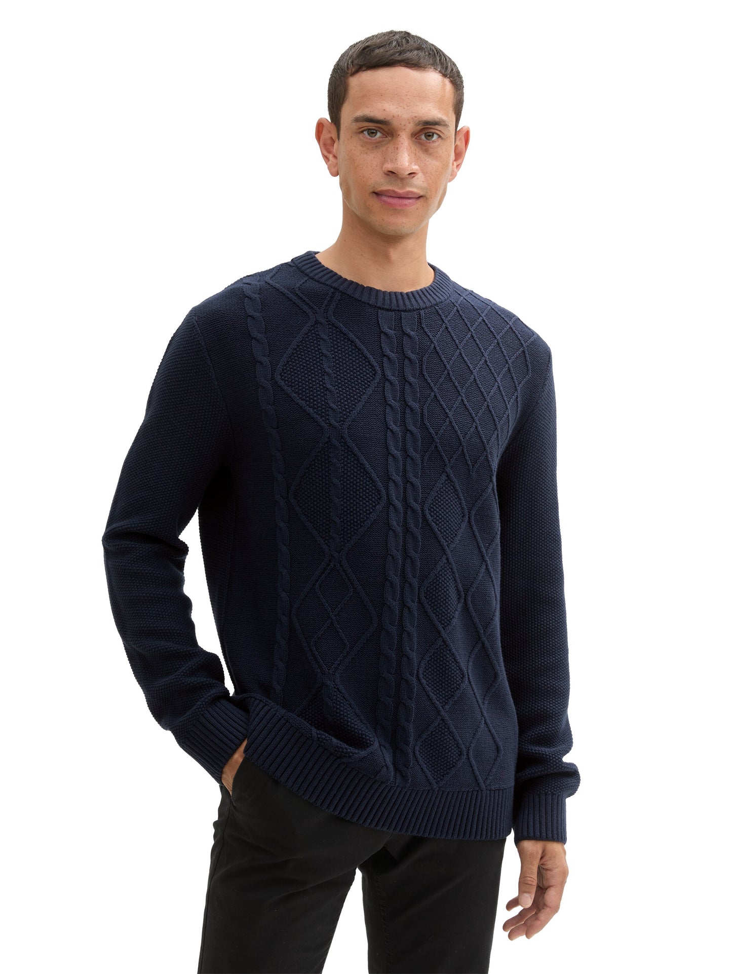 Strickpullover mit Zopfmuster