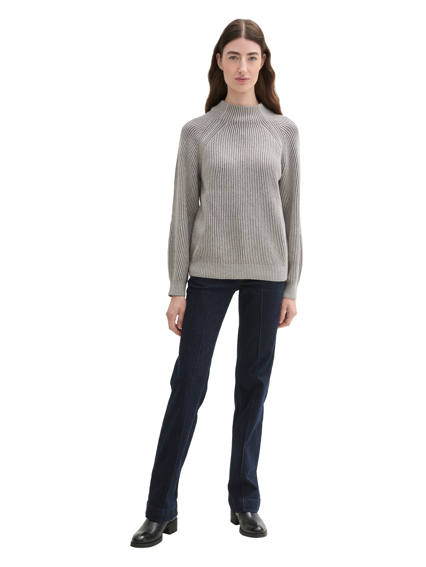 Gerippter Pullover mit Stehkragen
