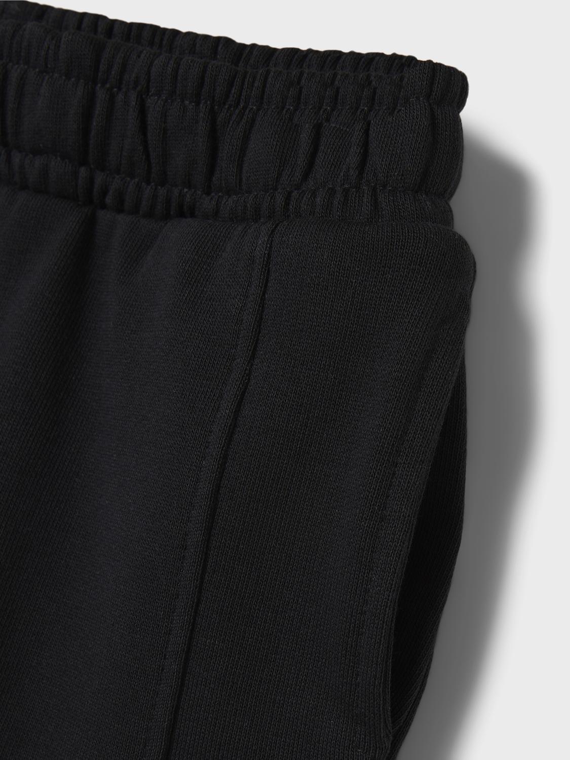 NKFDEMI SWEAT SHORTS UNB