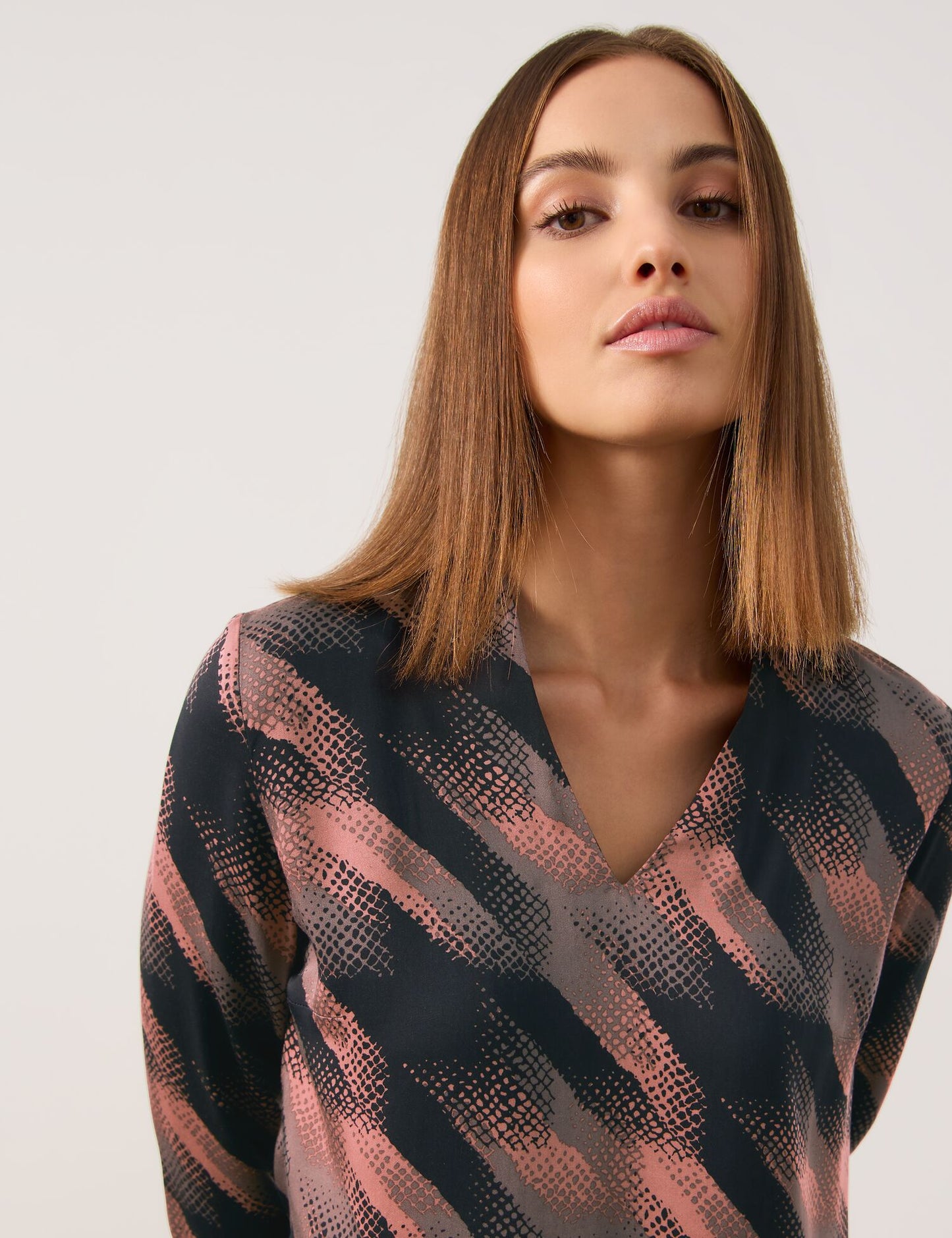 Blusenshirt mit V-Ausschnitt