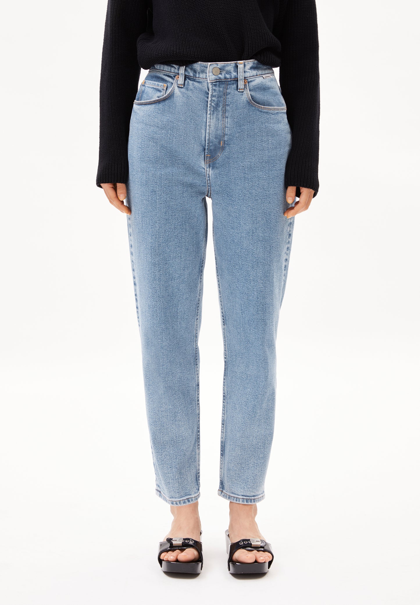 MAIRAA HIGH WAIST MOM JEANS