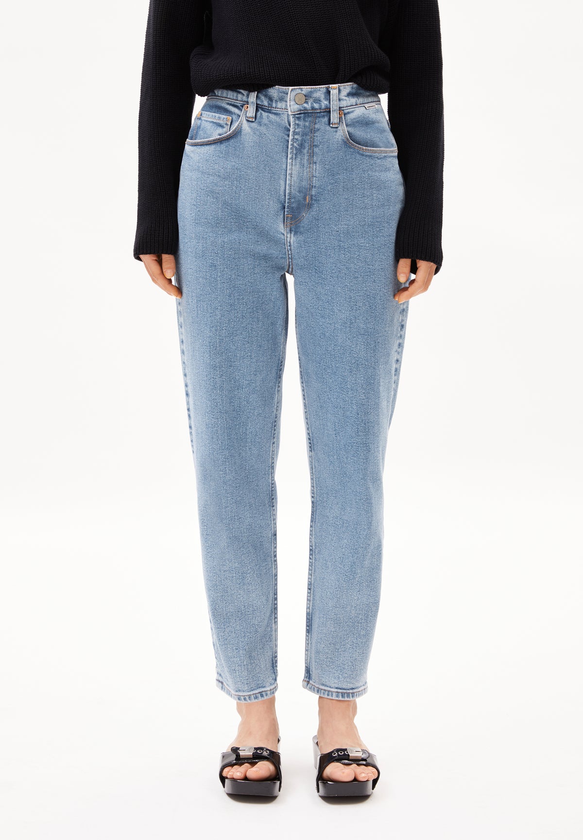 MAIRAA HIGH WAIST MOM JEANS