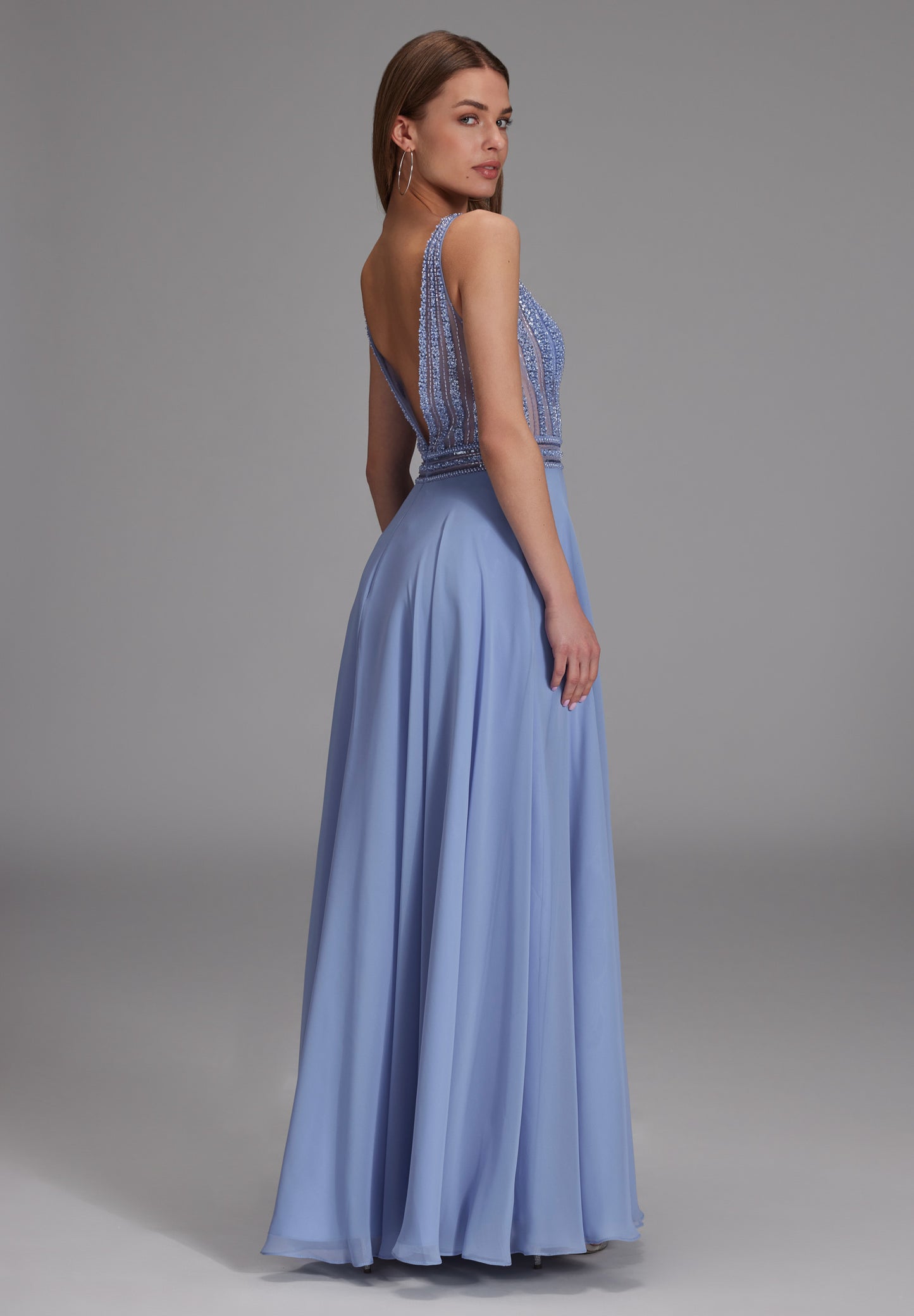 Chiffonkleid mit feiner Stickerei