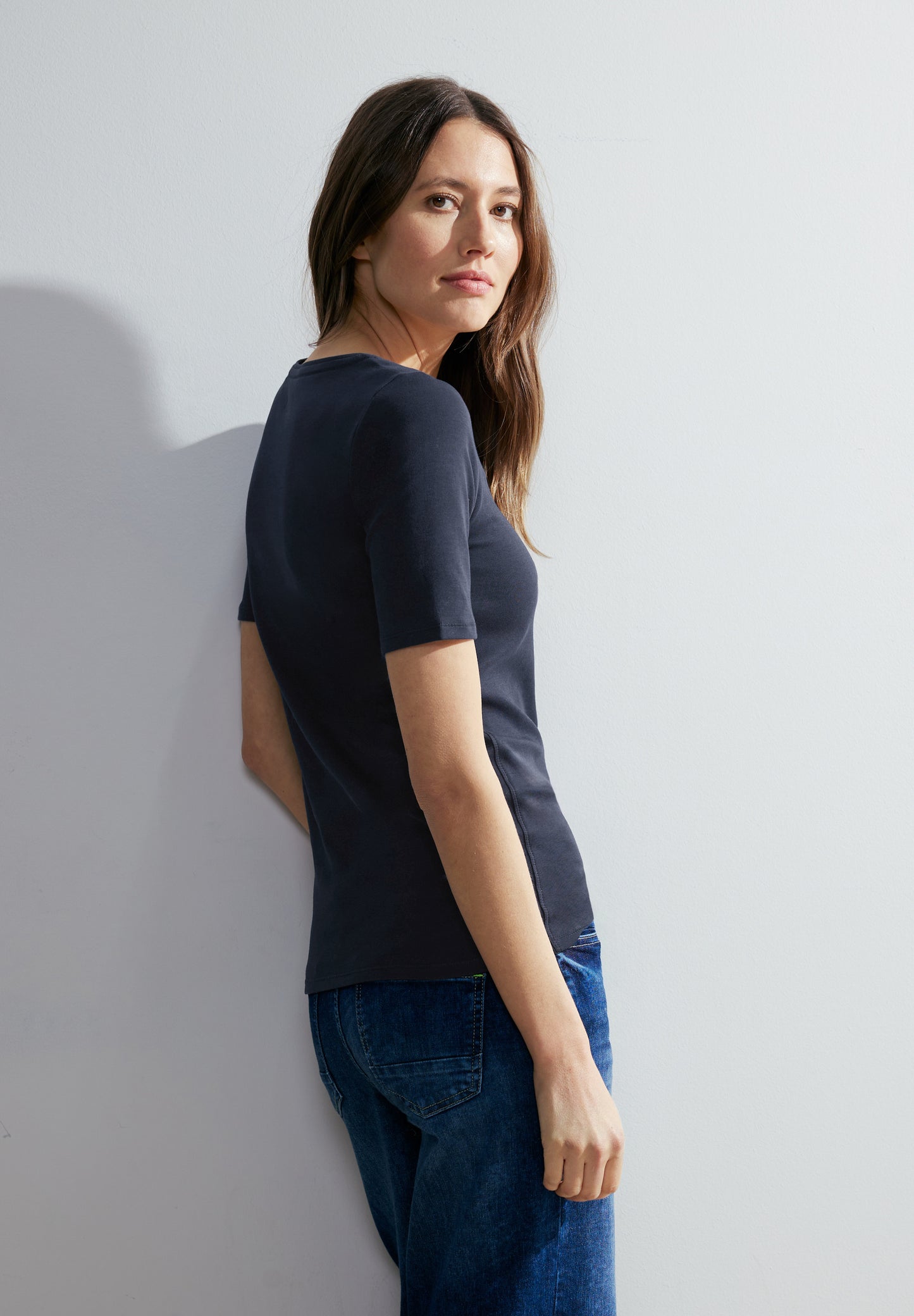 Basic T-Shirt mit Rundhals in Unifarbe