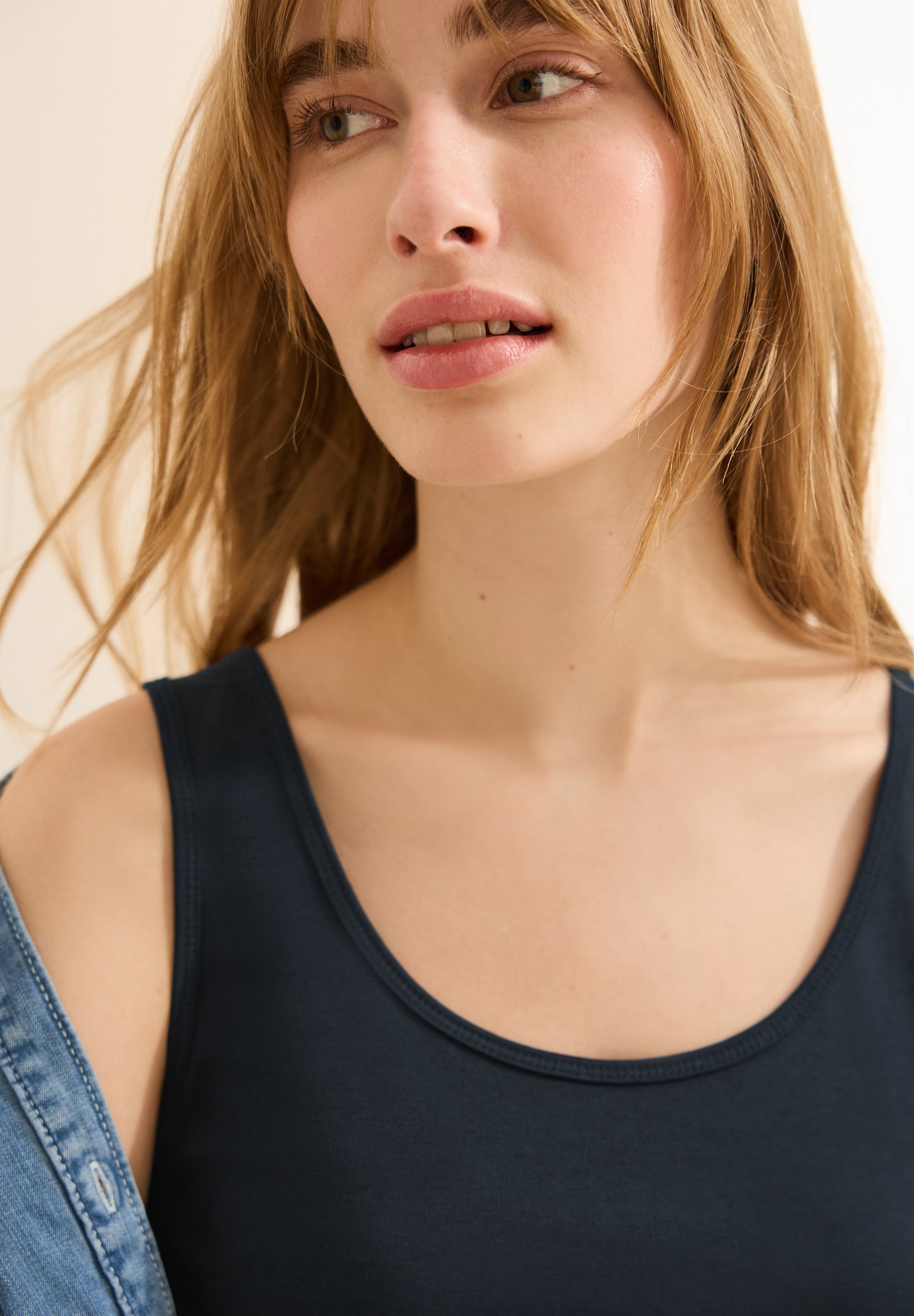 Basic Top mit Rundhals aus Baumwolle
