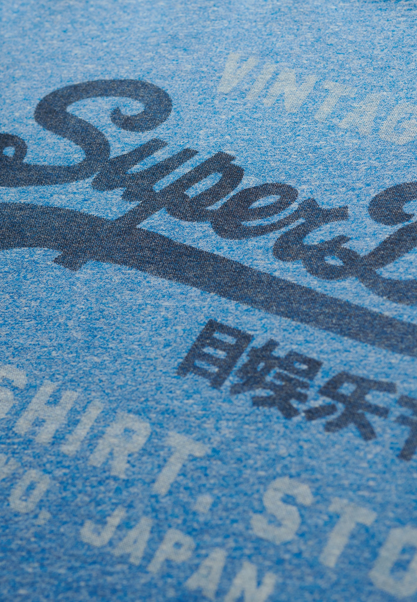 Klassisches, lässiges T-Shirt mit Vintage-Logo