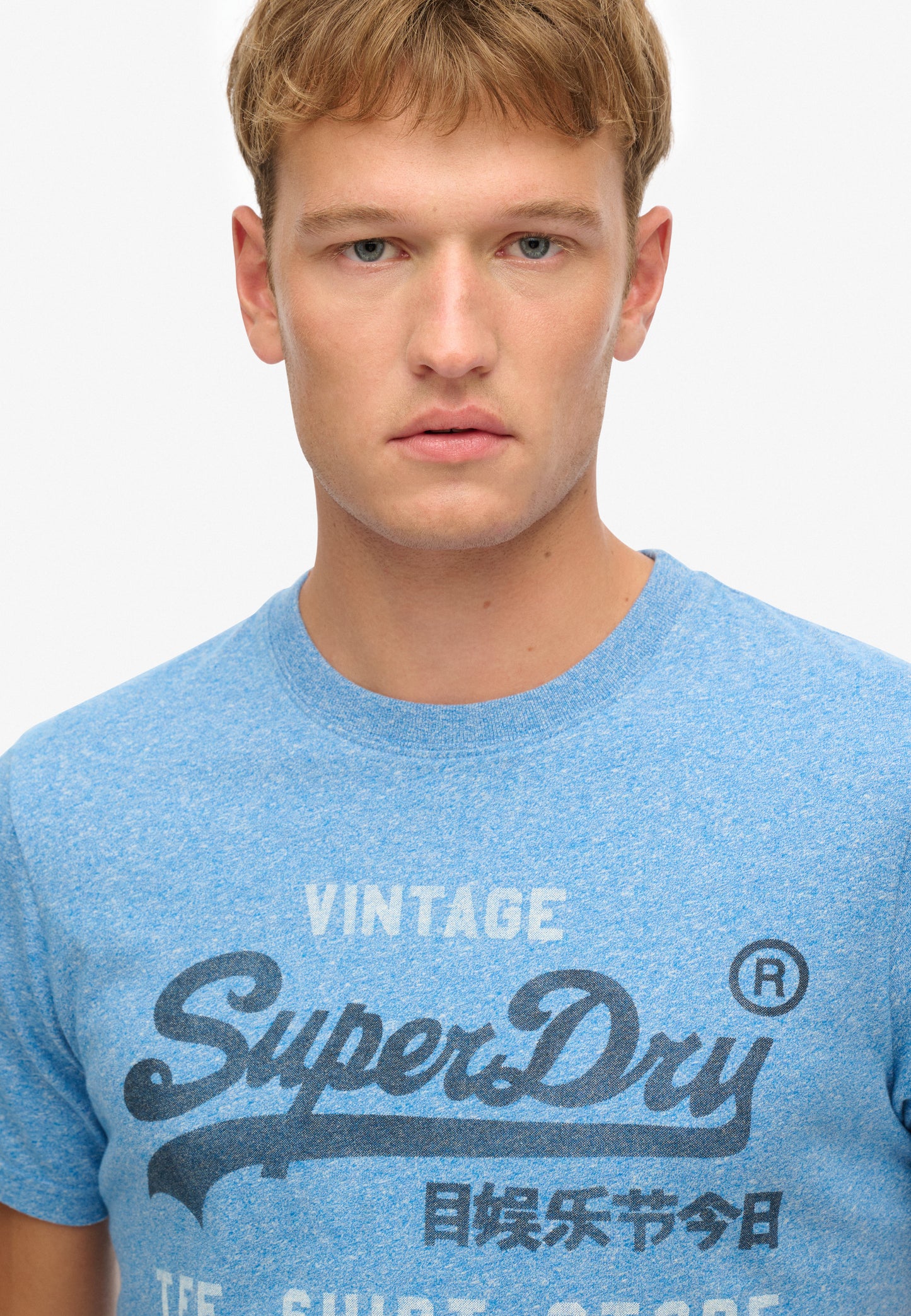 Klassisches, lässiges T-Shirt mit Vintage-Logo