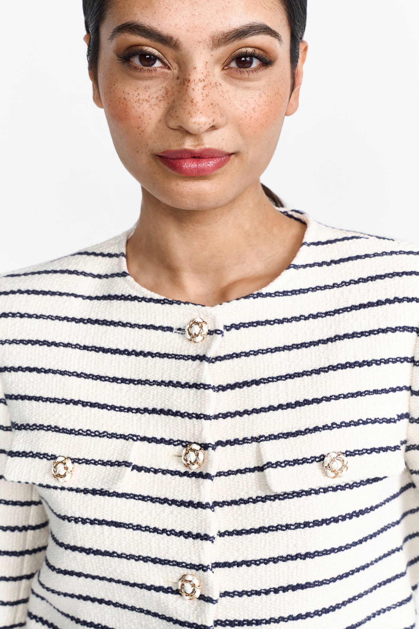 Boxy jacket with scalloped edges