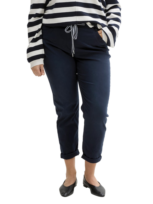 Plus Size - Cropped Slim Hose
