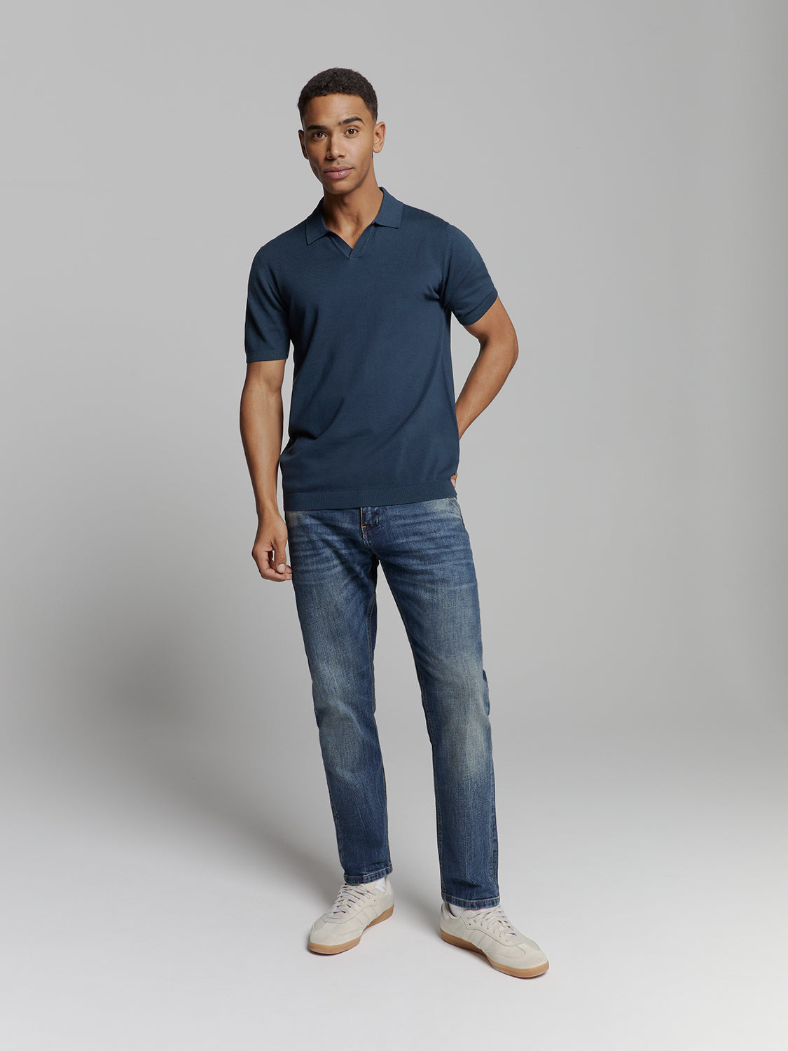 Pullover Short Sleeve Polo V Solid