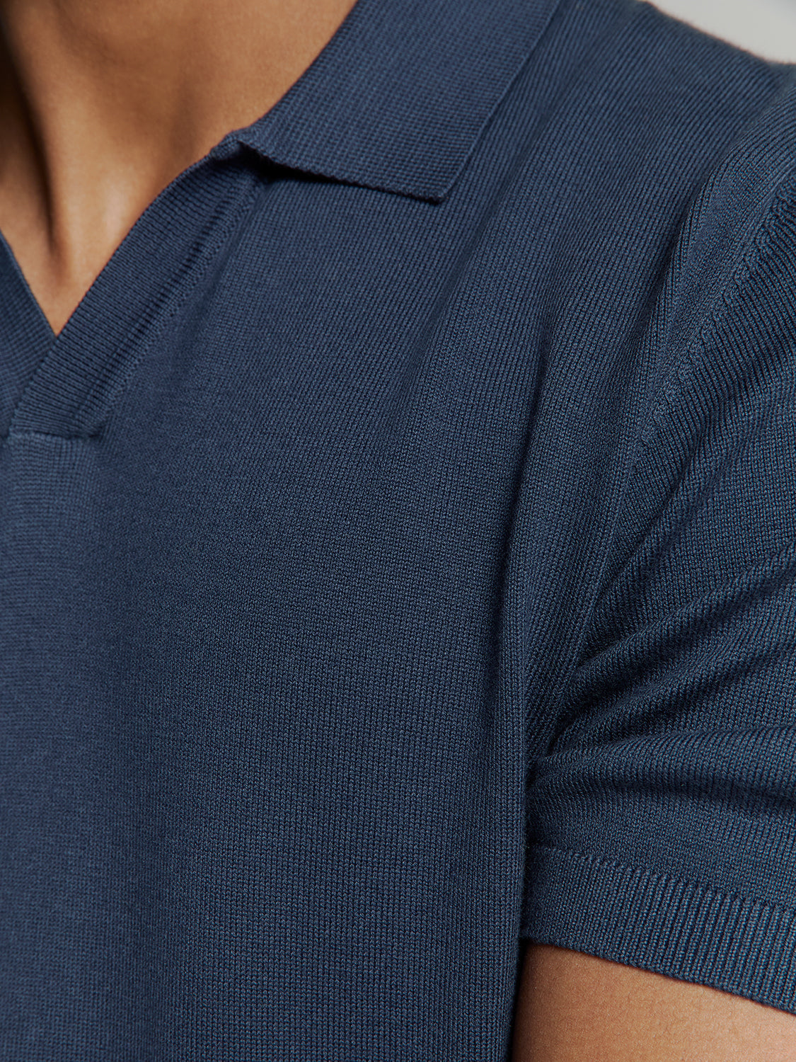 Pullover Short Sleeve Polo V Solid