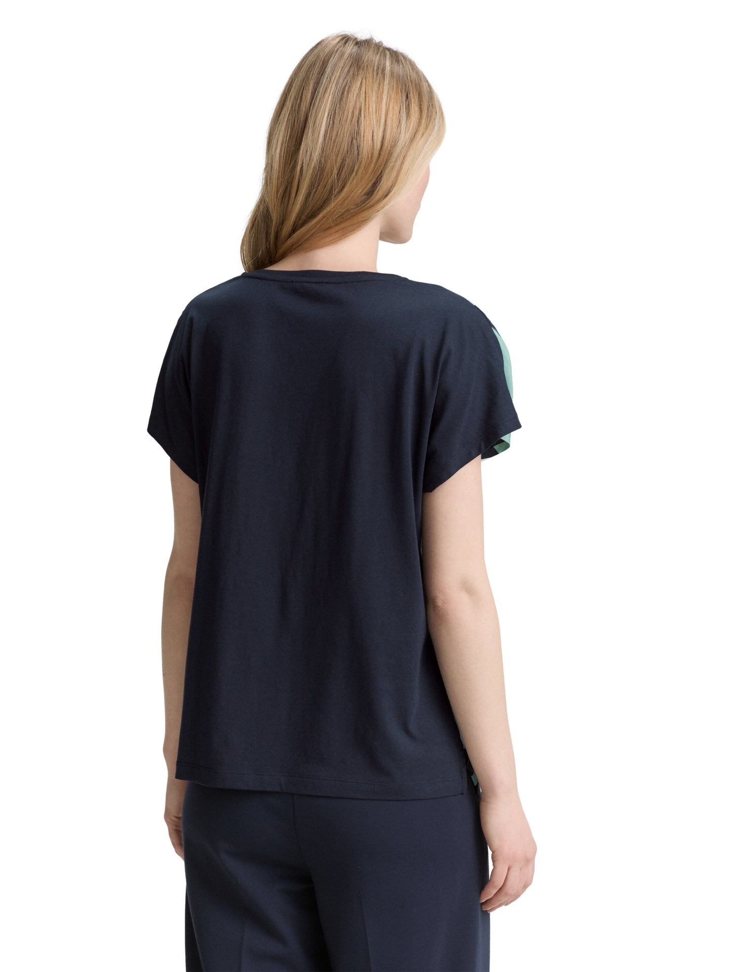 T-Shirt im Material-Mix